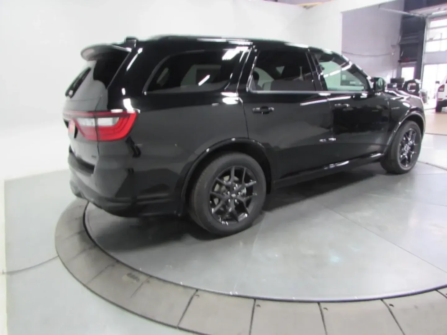2026 /Black Dodge Durango GT Plus HEMI V8 (1C4SDJCT4TC) with an Other engine, Automatic transmission, located at 12830 Highway 21, De Soto, MO, 63020, (636) 337-7777, 38.153099, -90.573624 - Looking for the perfect vehicle to accommodate your adventurous lifestyle? Whether you're planning weekend getaways with the family, daily commutes, or simply need a reliable ride for your busy life, the 2026 Dodge Durango is the ideal choice for you. This robust SUV not only offers ample space and - Photo#6