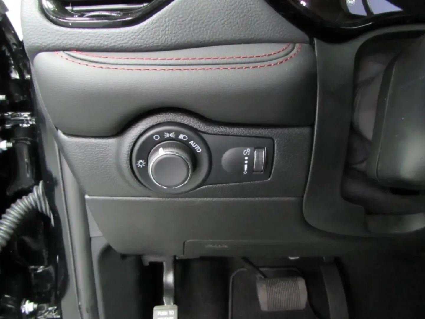 2026 /Black Dodge Durango GT Plus HEMI V8 (1C4SDJCT8TC) with an Other engine, Automatic transmission, located at 12830 Highway 21, De Soto, MO, 63020, (636) 337-7777, 38.153099, -90.573624 - **Experience Adventure Like Never Before with the 2026 Dodge Durango at Pettus CDJR DeSoto!**<br /> <br /> Are you ready to elevate your lifestyle and create unforgettable memories with your family or friends? Look no further than the stunning 2026 Dodge Durango, now available at Pettus CDJR DeSoto, - Photo#11