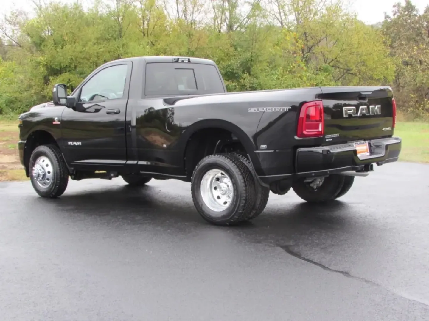 2026 /Black Ram 3500 Big Horn (3C63RRBL5TG) with an Other engine, located at 12830 Highway 21, De Soto, MO, 63020, (636) 337-7777, 38.153099, -90.573624 - **Unleash Your Adventurous Spirit with the 2026 Ram 3500 BIG H at Pettus CDJR DeSoto!** <br /> <br /> If you're seeking a vehicle that embodies strength, versatility, and style, look no further than the 2026 Ram 3500 BIG H. This powerful truck is not just a mode of transportation; it's a lifestyle c - Photo#4