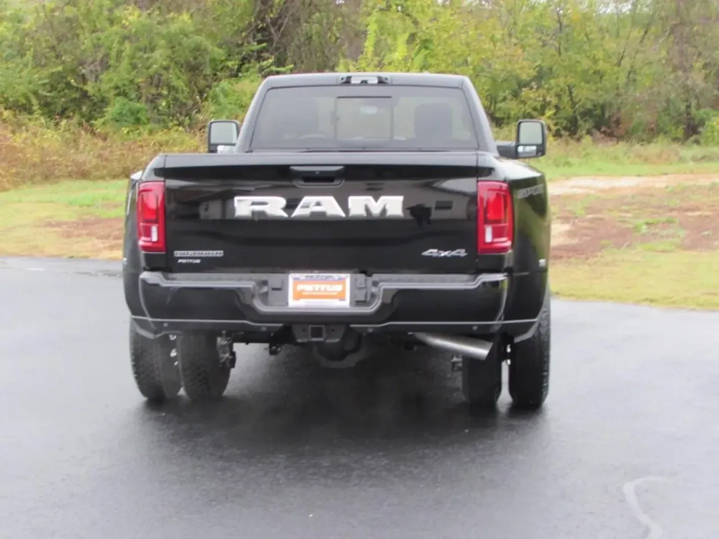 2026 /Black Ram 3500 Big Horn (3C63RRBL5TG) with an Other engine, located at 12830 Highway 21, De Soto, MO, 63020, (636) 337-7777, 38.153099, -90.573624 - **Unleash Your Adventurous Spirit with the 2026 Ram 3500 BIG H at Pettus CDJR DeSoto!** <br /> <br /> If you're seeking a vehicle that embodies strength, versatility, and style, look no further than the 2026 Ram 3500 BIG H. This powerful truck is not just a mode of transportation; it's a lifestyle c - Photo#5