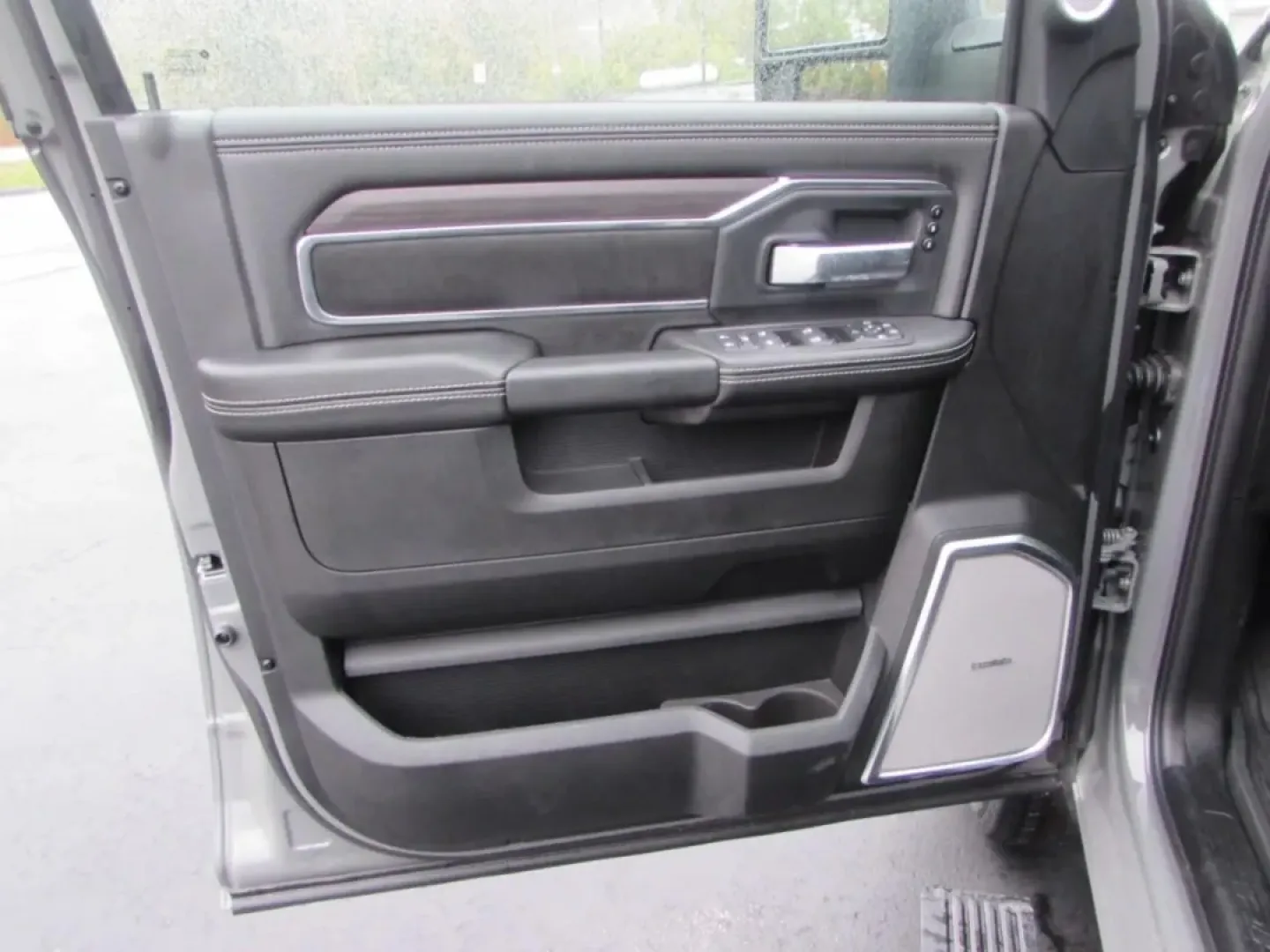 2026 /Black Ram 3500 Laramie (3C63RRJL5TG) with an Other engine, located at 12830 Highway 21, De Soto, MO, 63020, (636) 337-7777, 38.153099, -90.573624 - Are you ready to elevate your adventures and tackle any challenge that comes your way? Look no further than this stunning 2026 Ram 3500 Laramie, the ultimate companion for weekend warriors, outdoor enthusiasts, and anyone in need of a reliable workhorse. With its unmatched power and premium features - Photo#18