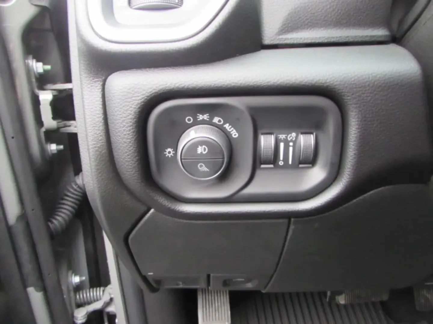 2026 /Black Ram 3500 Laramie (3C63RRJL5TG) with an Other engine, located at 12830 Highway 21, De Soto, MO, 63020, (636) 337-7777, 38.153099, -90.573624 - Are you ready to elevate your adventures and tackle any challenge that comes your way? Look no further than this stunning 2026 Ram 3500 Laramie, the ultimate companion for weekend warriors, outdoor enthusiasts, and anyone in need of a reliable workhorse. With its unmatched power and premium features - Photo#20