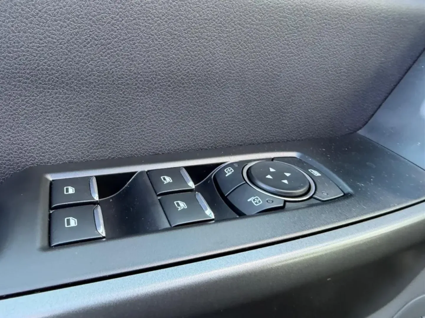 2026 /Medium Dark Slate Cloth Ford F-250SD (1FT7W2BA4TE) with an 6.8L 2V DEVCT NA PFI V8 Gas engine, located at 141 Commercial Dr, Fredericktown, MO, 63645, (573) 783-6432, 37.570087, -90.320648 - **Unleash Your Adventures with the 2026 Ford Super Duty F-250 SRW at Pettus Ford Fredericktown!**<br /> <br /> Are you ready to elevate your lifestyle with a vehicle that not only meets your daily needs but also takes your weekend adventures to the next level? Look no further than this remarkable 20 - Photo#16