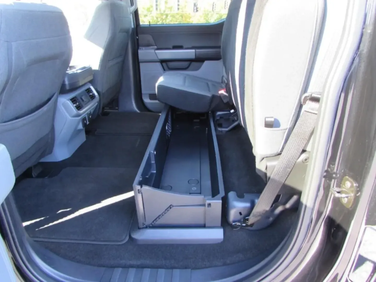 2024 /Black W/Medium Dark Slate Ford F-150 XLT (1FTFW3LD3RF) with an Other engine, located at 12836 Highway 21, De Soto, MO, 63020, (636) 337-7777, 38.151867, -90.575615 - Are you ready to elevate your outdoor adventures and daily drives? Look no further than this stunning 2024 Ford F-150 XLT, available exclusively at Pettus Ford De Soto! Nestled conveniently at 12836 Missouri Hwy 21, De Soto, MO 63020, we pride ourselves on being your go-to OEM dealership for quality - Photo#32