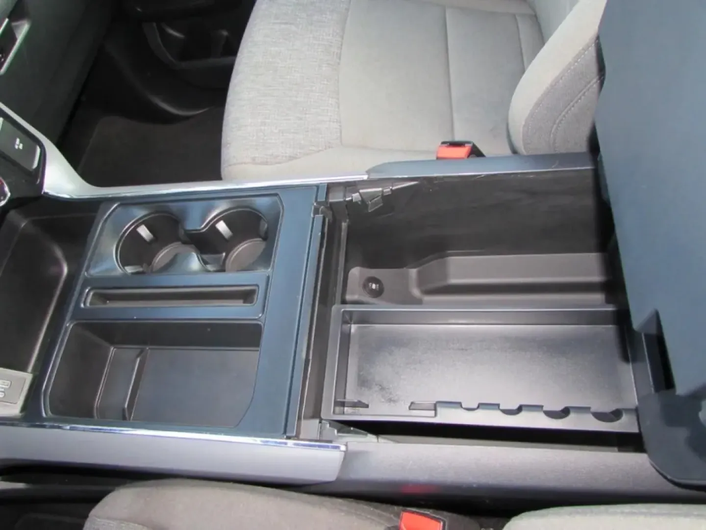 2024 /Black W/Smoked Truffle Ford F-150 XLT (1FTFW3LD9RF) with an Other engine, located at 12836 Highway 21, De Soto, MO, 63020, (636) 337-7777, 38.151867, -90.575615 - **Unleash Adventure with the 2024 Ford F-150 XLT Your Perfect Companion for Every Journey!**<br /> <br /> If you're on the lookout for a versatile truck that seamlessly blends power with efficiency, the 2024 Ford F-150 XLT at Pettus Ford De Soto is your ultimate match. This pre-owned beauty is not - Photo#29