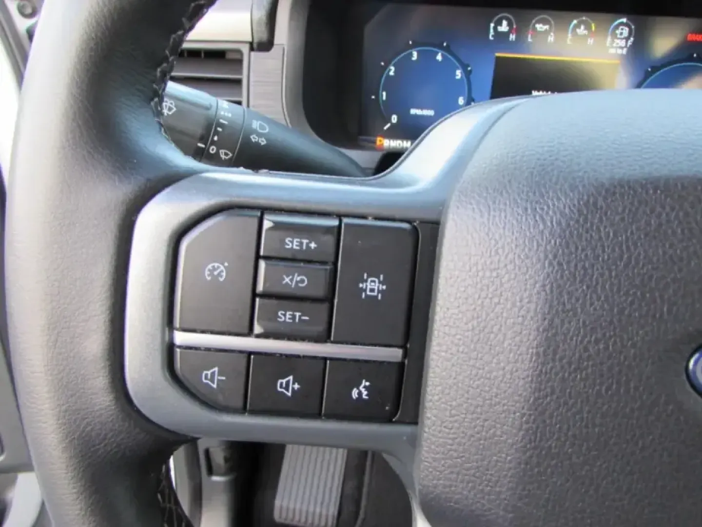 2024 /Black W/Smoked Truffle Ford F-150 XLT (1FTFW3LD9RF) with an 3.5L V6 DOHC 24V HYBRID engine, 1A transmission, located at 12836 Highway 21, De Soto, MO, 63020, (636) 337-7777, 38.151867, -90.575615 - **Unleash Adventure with the 2024 Ford F-150 XLT Your Perfect Companion for Every Journey!**<br /> <br /> If you're on the lookout for a versatile truck that seamlessly blends power with efficiency, the 2024 Ford F-150 XLT at Pettus Ford De Soto is your ultimate match. This pre-owned beauty is not - Photo#21