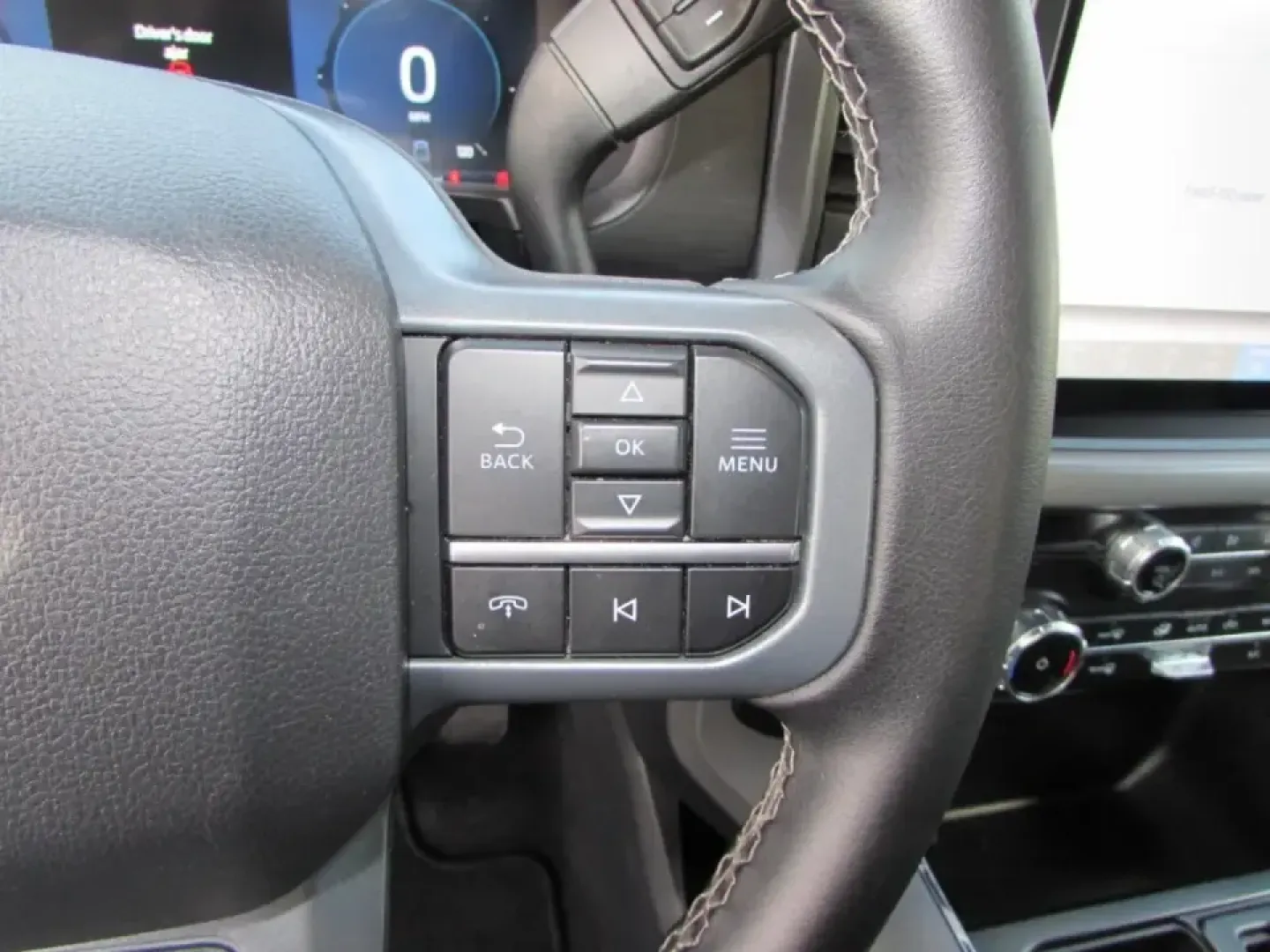 2024 /Black W/Smoked Truffle Ford F-150 XLT (1FTFW3LD9RF) with an 3.5L V6 DOHC 24V HYBRID engine, 1A transmission, located at 12836 Highway 21, De Soto, MO, 63020, (636) 337-7777, 38.151867, -90.575615 - **Unleash Adventure with the 2024 Ford F-150 XLT Your Perfect Companion for Every Journey!**<br /> <br /> If you're on the lookout for a versatile truck that seamlessly blends power with efficiency, the 2024 Ford F-150 XLT at Pettus Ford De Soto is your ultimate match. This pre-owned beauty is not - Photo#22
