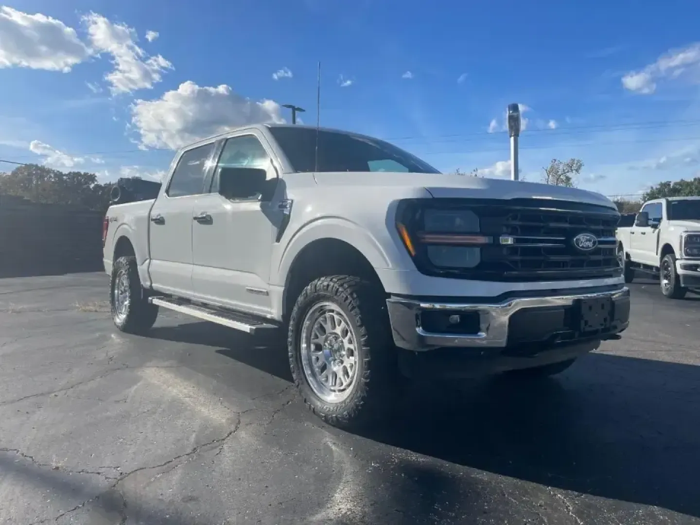 2024 /Black W/Smoked Truffle Ford F-150 XLT (1FTFW3LD9RF) with an 3.5L V6 DOHC 24V HYBRID engine, 1A transmission, located at 12836 Highway 21, De Soto, MO, 63020, (636) 337-7777, 38.151867, -90.575615 - **Unleash Adventure with the 2024 Ford F-150 XLT Your Perfect Companion for Every Journey!**<br /> <br /> If you're on the lookout for a versatile truck that seamlessly blends power with efficiency, the 2024 Ford F-150 XLT at Pettus Ford De Soto is your ultimate match. This pre-owned beauty is not - Photo#33
