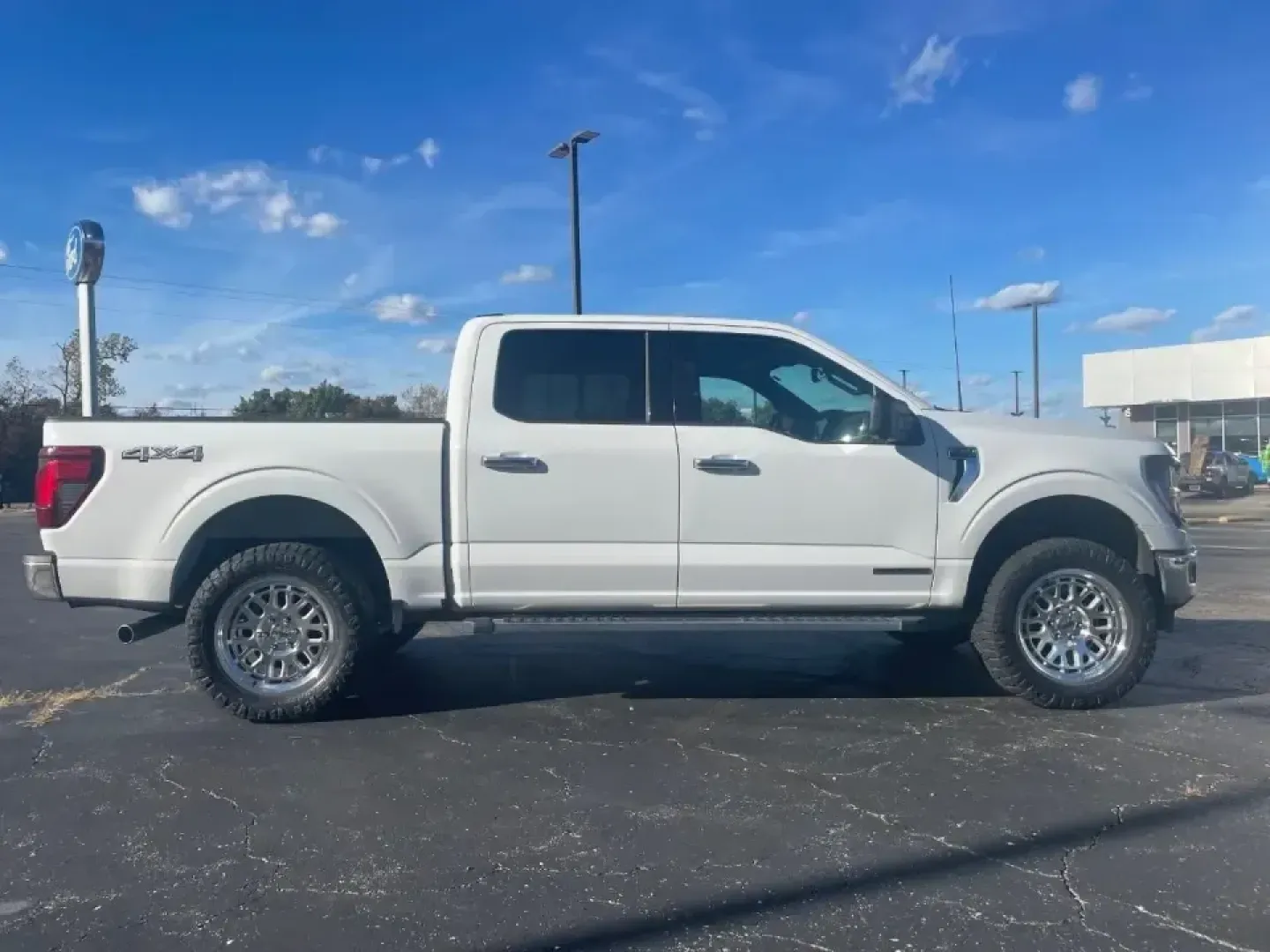 2024 /Black W/Smoked Truffle Ford F-150 XLT (1FTFW3LD9RF) with an 3.5L V6 DOHC 24V HYBRID engine, 1A transmission, located at 12836 Highway 21, De Soto, MO, 63020, (636) 337-7777, 38.151867, -90.575615 - **Unleash Adventure with the 2024 Ford F-150 XLT Your Perfect Companion for Every Journey!**<br /> <br /> If you're on the lookout for a versatile truck that seamlessly blends power with efficiency, the 2024 Ford F-150 XLT at Pettus Ford De Soto is your ultimate match. This pre-owned beauty is not - Photo#35