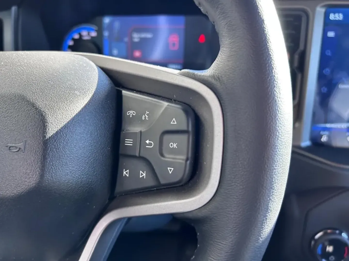 2024 /Black Onyx Leather Ford Bronco Badlands (1FMEE9BP2RL) with an 2.7L V6 engine, located at 141 Commercial Dr, Fredericktown, MO, 63645, (573) 783-6432, 37.570087, -90.320648 - **Conquer the Road with the 2024 Ford Bronco Badlands Your Ultimate Adventure Companion!**<br /> <br /> If you're ready for adventure and want to make every journey extraordinary, the 2024 Ford Bronco Badlands is calling your name. Perfect for weekend getaways, this rugged SUV is designed for those - Photo#12