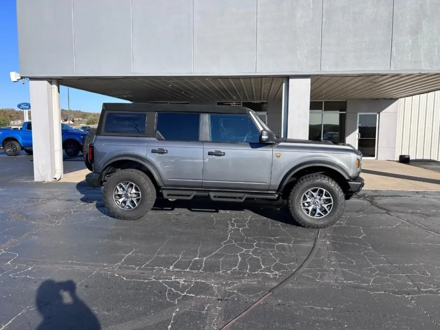 2024 /Black Onyx Leather Ford Bronco Badlands (1FMEE9BP2RL) with an 2.7L V6 engine, located at 141 Commercial Dr, Fredericktown, MO, 63645, (573) 783-6432, 37.570087, -90.320648 - **Conquer the Road with the 2024 Ford Bronco Badlands Your Ultimate Adventure Companion!**<br /> <br /> If you're ready for adventure and want to make every journey extraordinary, the 2024 Ford Bronco Badlands is calling your name. Perfect for weekend getaways, this rugged SUV is designed for those - Photo#1