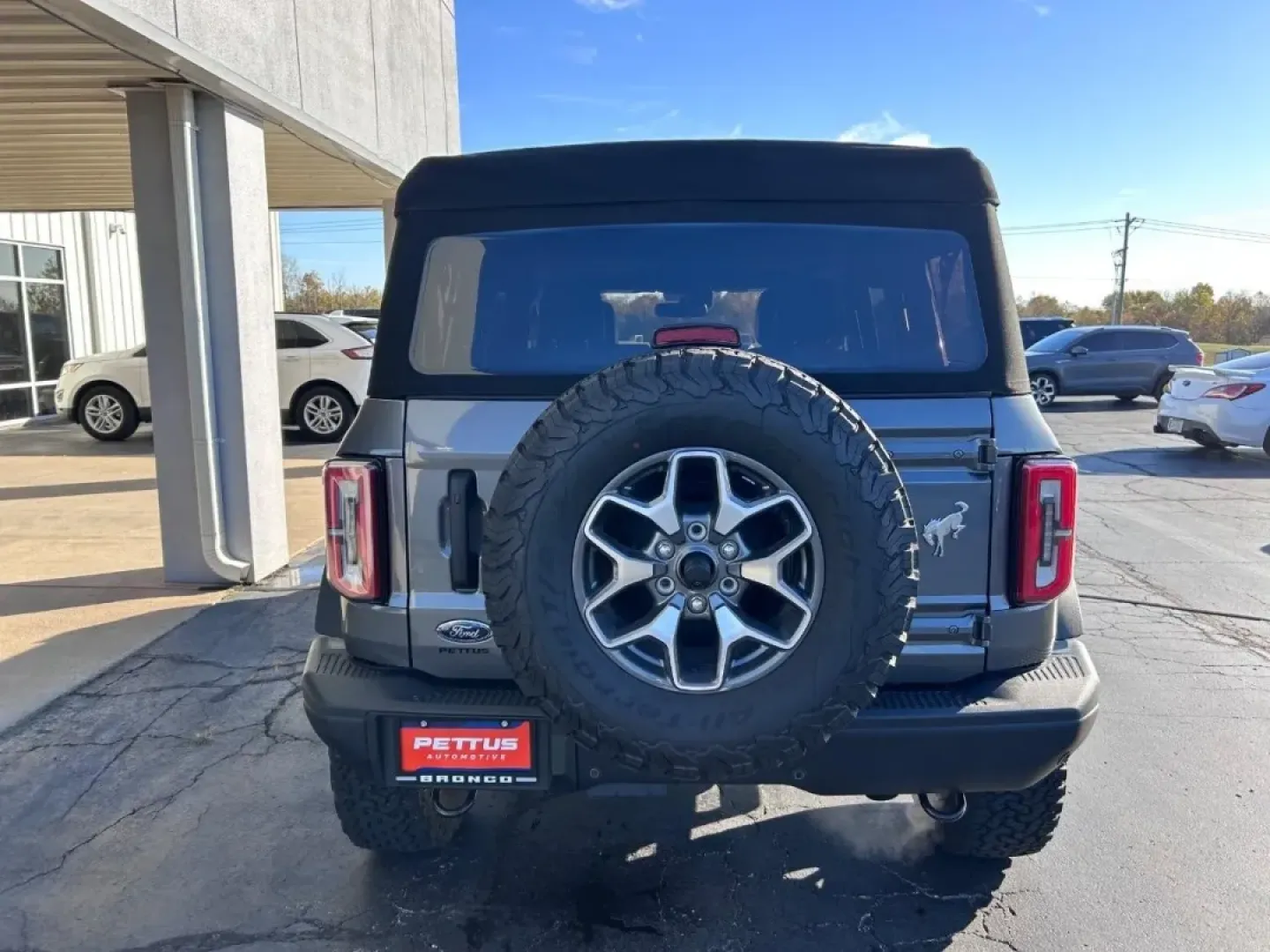2024 /Black Onyx Leather Ford Bronco Badlands (1FMEE9BP2RL) with an 2.7L V6 engine, located at 141 Commercial Dr, Fredericktown, MO, 63645, (573) 783-6432, 37.570087, -90.320648 - **Conquer the Road with the 2024 Ford Bronco Badlands Your Ultimate Adventure Companion!**<br /> <br /> If you're ready for adventure and want to make every journey extraordinary, the 2024 Ford Bronco Badlands is calling your name. Perfect for weekend getaways, this rugged SUV is designed for those - Photo#3