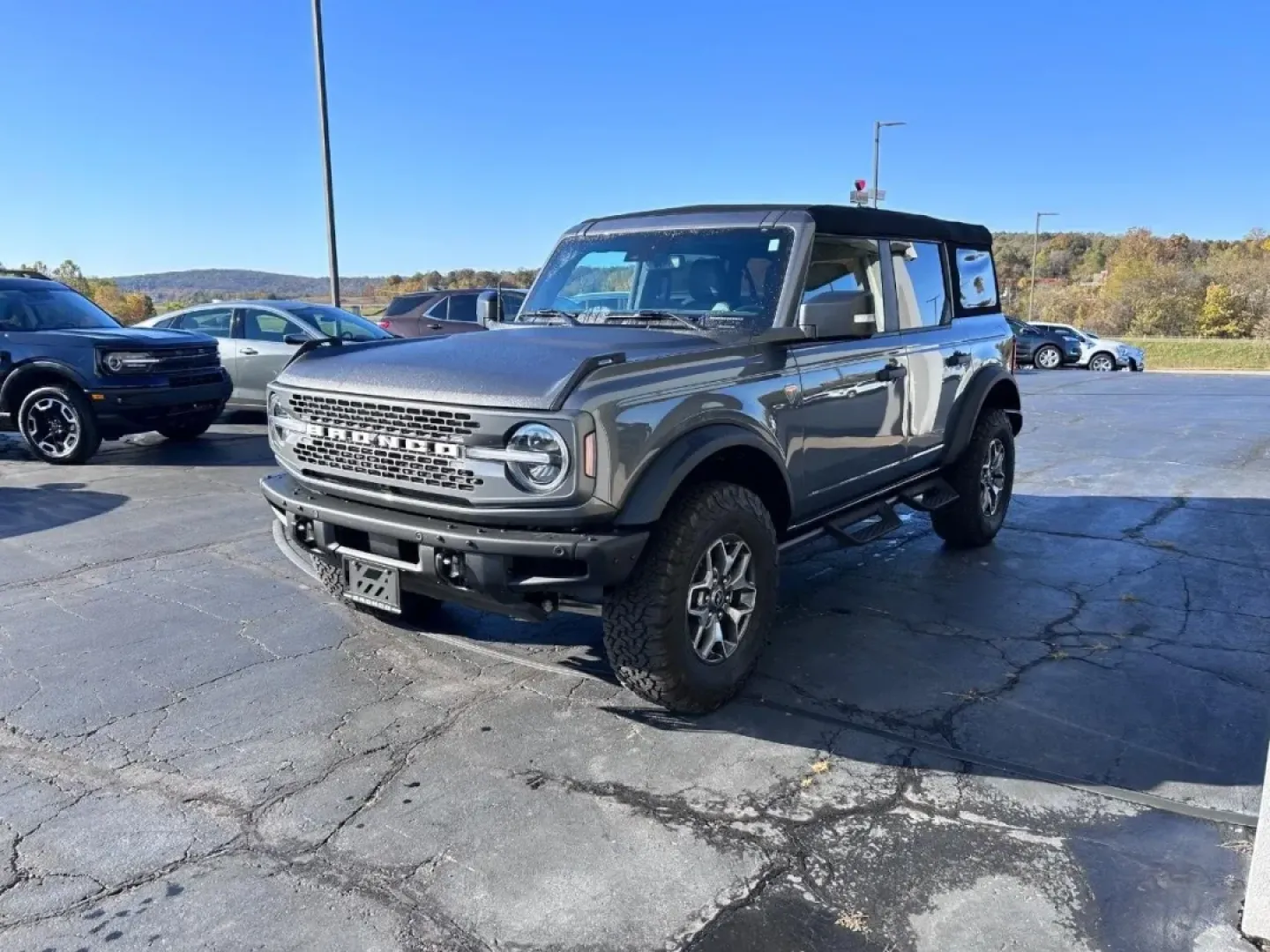 2024 /Black Onyx Leather Ford Bronco Badlands (1FMEE9BP2RL) with an 2.7L V6 engine, located at 141 Commercial Dr, Fredericktown, MO, 63645, (573) 783-6432, 37.570087, -90.320648 - **Conquer the Road with the 2024 Ford Bronco Badlands Your Ultimate Adventure Companion!**<br /> <br /> If you're ready for adventure and want to make every journey extraordinary, the 2024 Ford Bronco Badlands is calling your name. Perfect for weekend getaways, this rugged SUV is designed for those - Photo#6