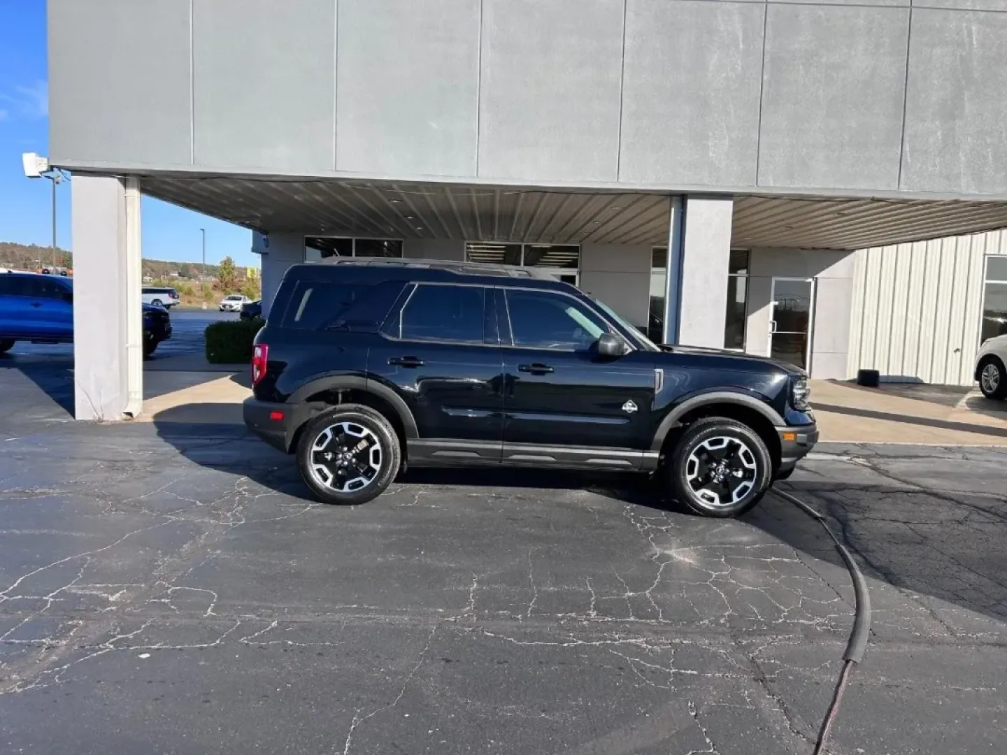 2022 /Ebony/Roast Leather Ford Bronco Sport Outer Banks (3FMCR9C62NR) with an 1.5L EcoBoost engine, Automatic transmission, located at 141 Commercial Dr, Fredericktown, MO, 63645, (573) 783-6432, 37.570087, -90.320648 - Are you ready to elevate your outdoor adventures? The 2022 Ford Bronco Sport Outer Banks is the perfect companion for weekend trips, family outings, or your daily commute. This exceptional SUV combines rugged capability with modern comfort, making it one of the most sought-after **used vehicles for - Photo#1