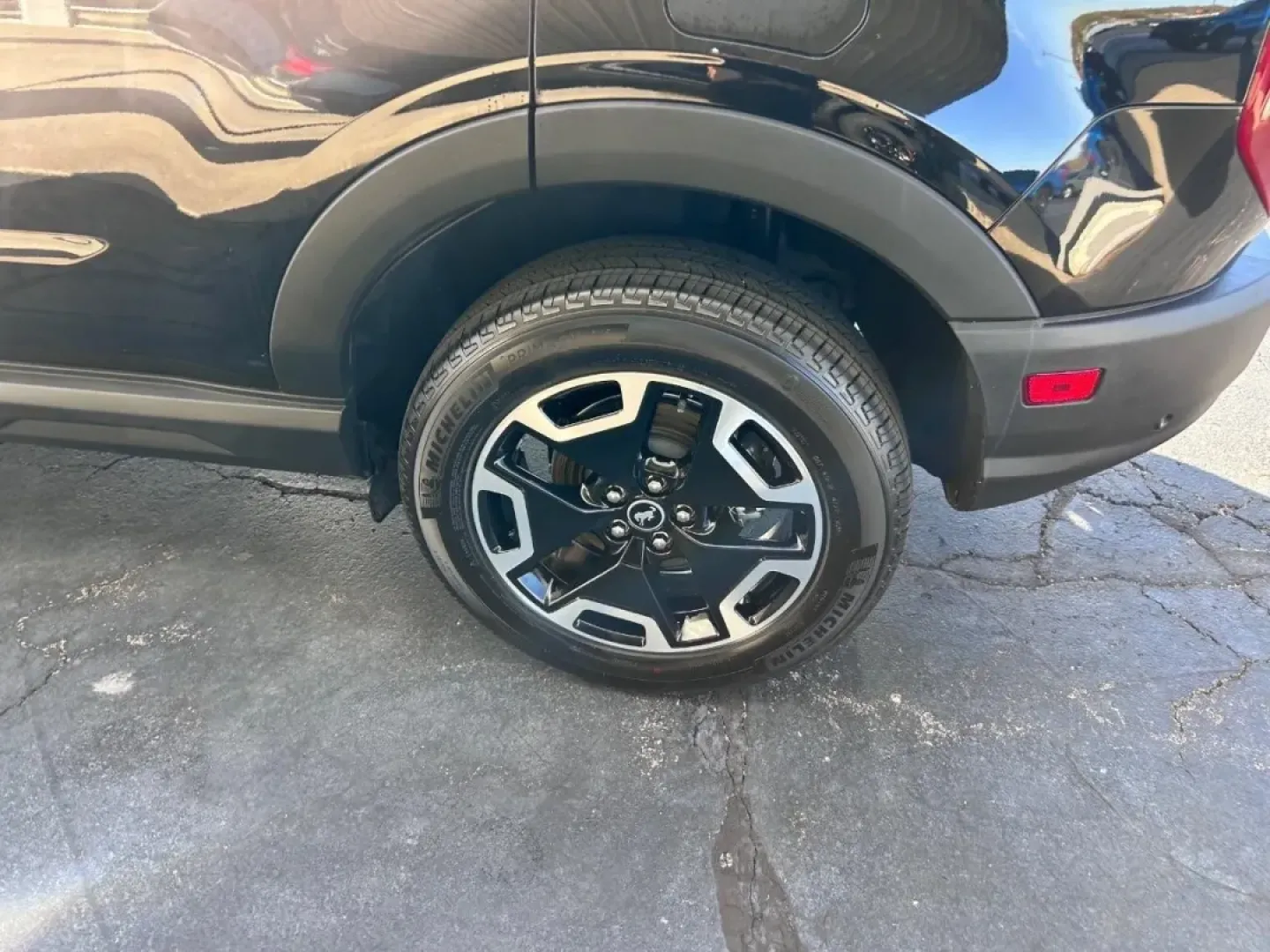 2022 /Ebony/Roast Leather Ford Bronco Sport Outer Banks (3FMCR9C62NR) with an 1.5L EcoBoost engine, Automatic transmission, located at 141 Commercial Dr, Fredericktown, MO, 63645, (573) 783-6432, 37.570087, -90.320648 - Are you ready to elevate your outdoor adventures? The 2022 Ford Bronco Sport Outer Banks is the perfect companion for weekend trips, family outings, or your daily commute. This exceptional SUV combines rugged capability with modern comfort, making it one of the most sought-after **used vehicles for - Photo#5