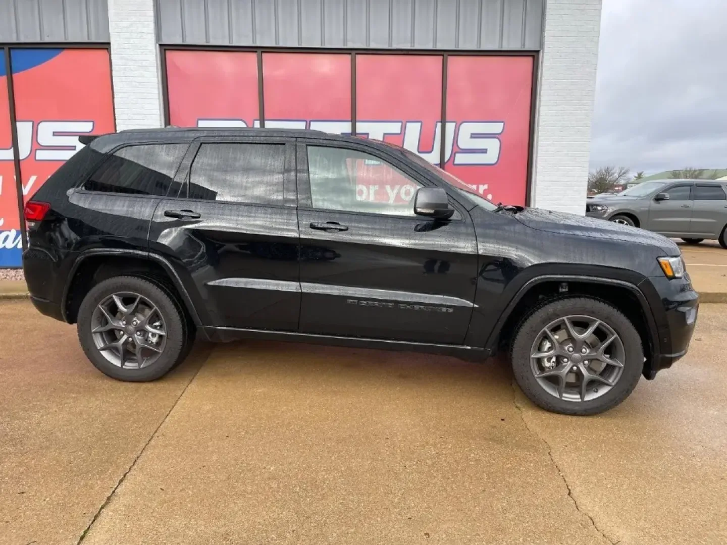2021 /Black Jeep Grand Cherokee 80th Anniversary Edition (1C4RJFBG7MC) with an Other engine, Automatic transmission, located at 12830 Highway 21, De Soto, MO, 63020, (636) 337-7777, 38.153099, -90.573624 - Are you ready to elevate your adventures and embrace the great outdoors with style and confidence? Look no further than the 2021 Jeep Grand Cherokee 80th Anniversary Edition, the perfect companion for both the daily commute and thrilling weekend getaways. Whether you're navigating city streets or ex - Photo#6