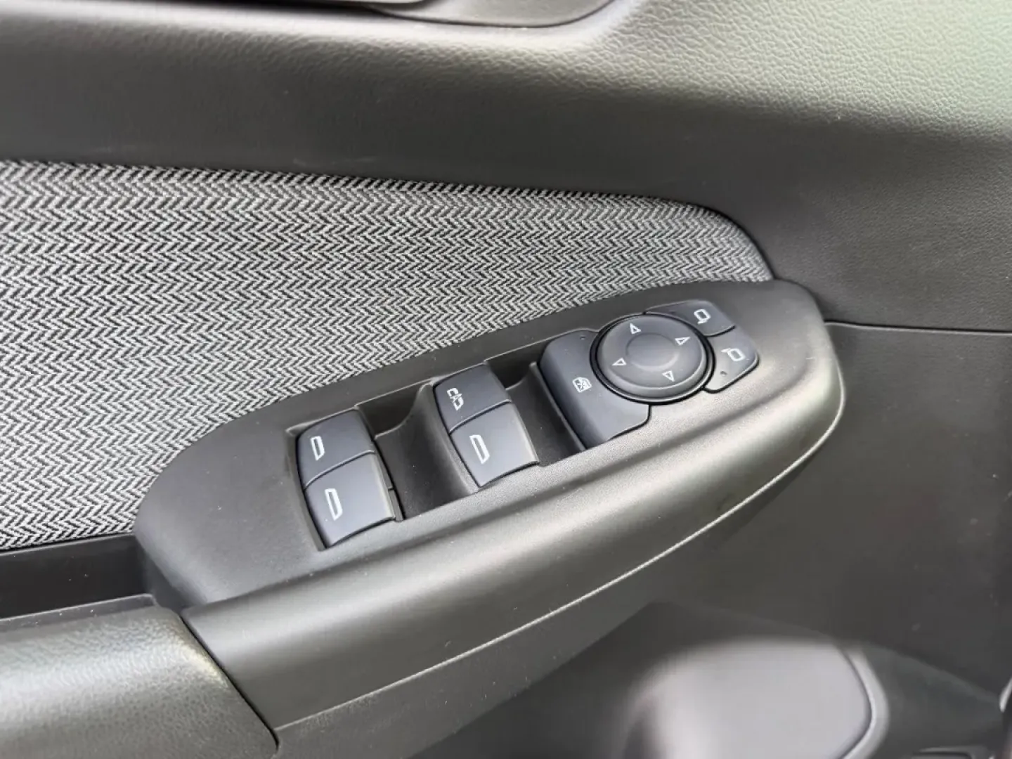 2025 /Jet Black/Medium Ash Gray Cloth Chevrolet TrailBlazer LT (KL79MPSP3SB) with an ECOTEC 1.2L I3 Turbo DOHC DI engine, Automatic transmission, located at 970 Woodlawn Dr., Farmington, MO, 63640, (573) 431-7800, 37.825642, -90.468674 - Are you ready to elevate your adventures and transform your daily commute? Look no further than this stunning 2025 Chevrolet Trailblazer LT, a versatile SUV designed to fit your busy lifestyle. Whether you're navigating the family-friendly streets of Farmington, MO, or embarking on weekend getaways - Photo#17