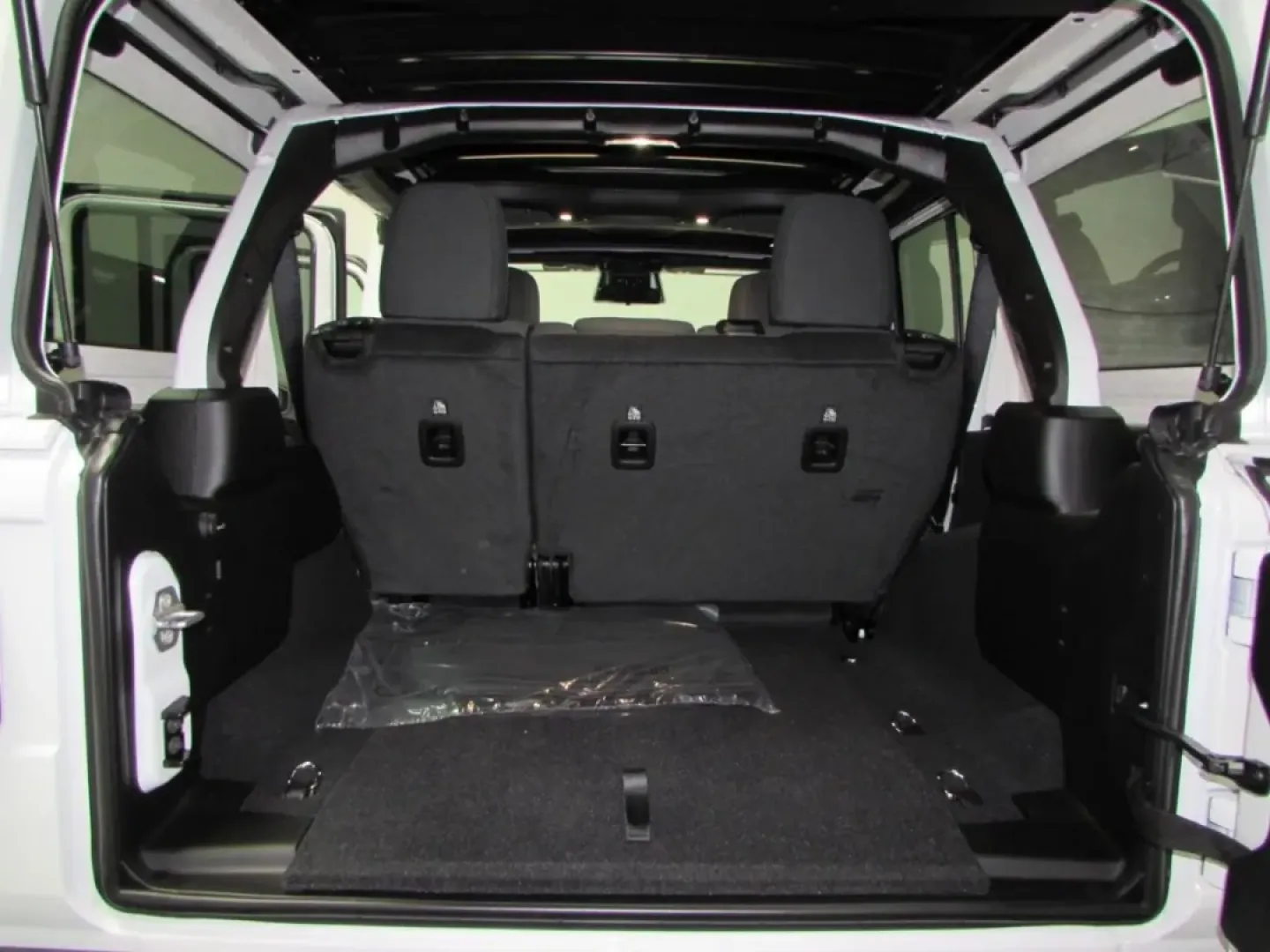 2026 /Black Jeep Wrangler Sport S (1C4PJXDGXTW) with an Other engine, located at 12830 Highway 21, De Soto, MO, 63020, (636) 337-7777, 38.153099, -90.573624 - **Adventure Awaits with the 2026 Jeep Wrangler Your Perfect Companion for Weekend Getaways and Daily Drive!**<br /> <br /> Are you ready to elevate your outdoor adventures or daily commutes? Experience the freedom and versatility of the 2026 Jeep Wrangler, now available at Pettus CDJR DeSoto-your t - Photo#24