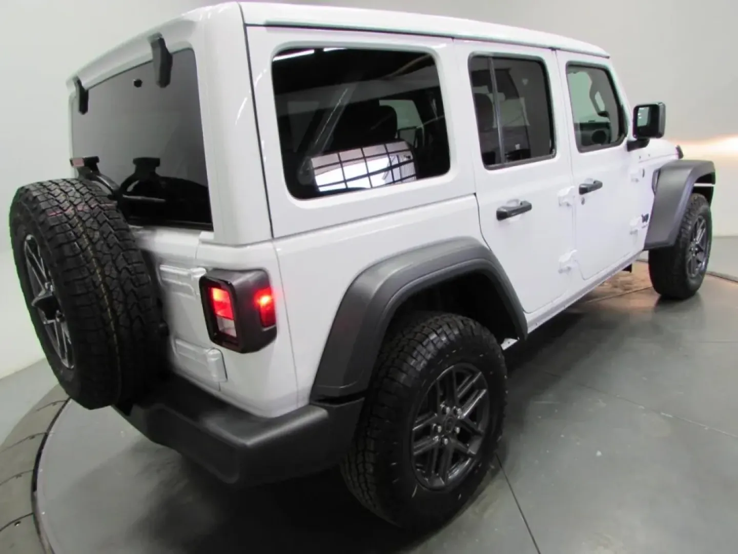 2026 /Black Jeep Wrangler Sport S (1C4PJXDGXTW) with an Other engine, located at 12830 Highway 21, De Soto, MO, 63020, (636) 337-7777, 38.153099, -90.573624 - **Adventure Awaits with the 2026 Jeep Wrangler Your Perfect Companion for Weekend Getaways and Daily Drive!**<br /> <br /> Are you ready to elevate your outdoor adventures or daily commutes? Experience the freedom and versatility of the 2026 Jeep Wrangler, now available at Pettus CDJR DeSoto-your t - Photo#5