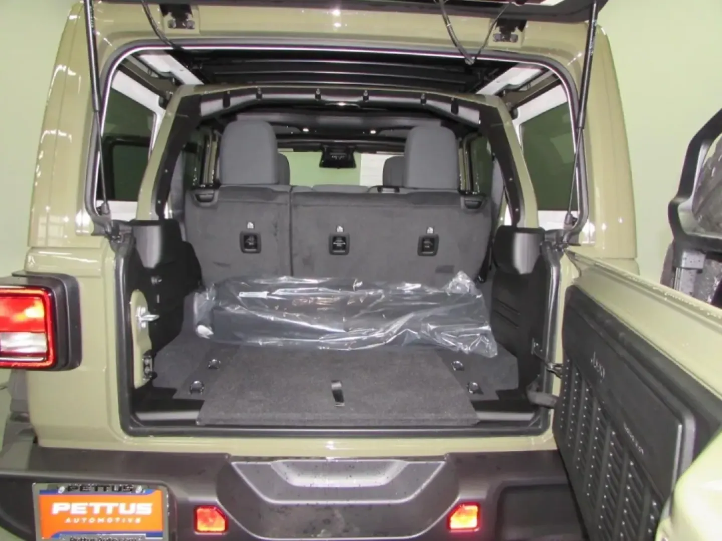 2026 /Black Jeep Wrangler Willys (1C4RJXDG4TW) with an Other engine, located at 12830 Highway 21, De Soto, MO, 63020, (636) 337-7777, 38.153099, -90.573624 - Are you ready to embrace adventure and conquer the great outdoors? The 2026 Jeep Wrangler Willys is the perfect companion for thrill-seekers and off-road enthusiasts alike. This rugged SUV is designed not just for navigating city streets but also for exploring the untamed wilderness. Whether you're - Photo#27