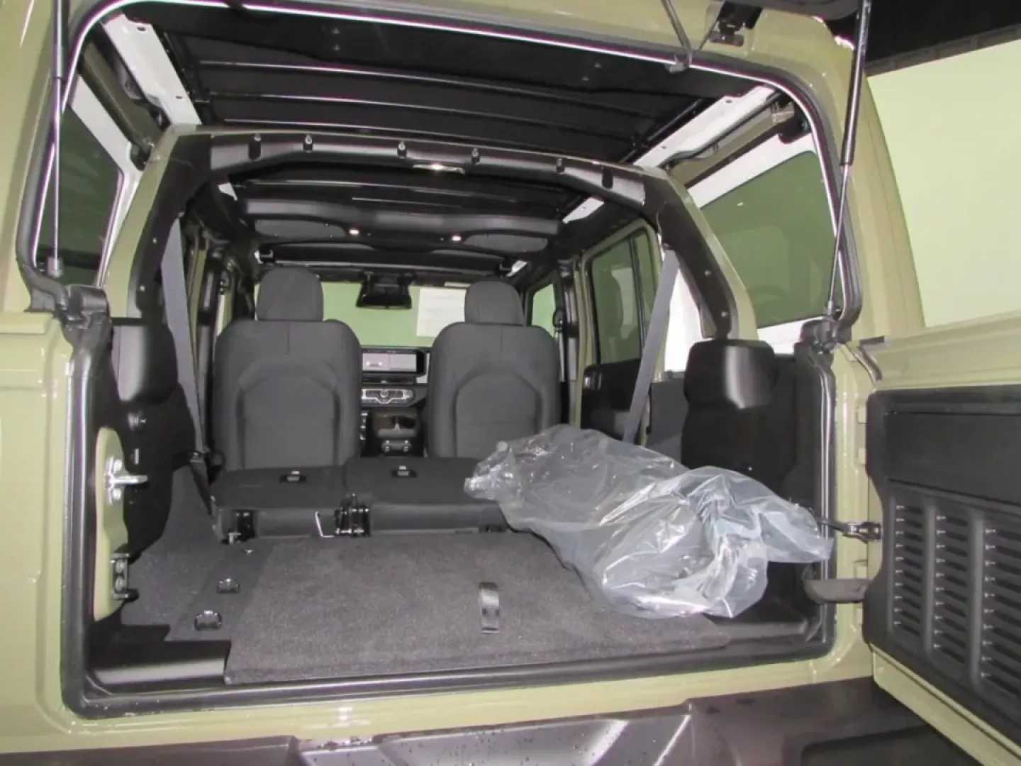 2026 /Black Jeep Wrangler Willys (1C4RJXDG4TW) with an Other engine, located at 12830 Highway 21, De Soto, MO, 63020, (636) 337-7777, 38.153099, -90.573624 - Are you ready to embrace adventure and conquer the great outdoors? The 2026 Jeep Wrangler Willys is the perfect companion for thrill-seekers and off-road enthusiasts alike. This rugged SUV is designed not just for navigating city streets but also for exploring the untamed wilderness. Whether you're - Photo#29