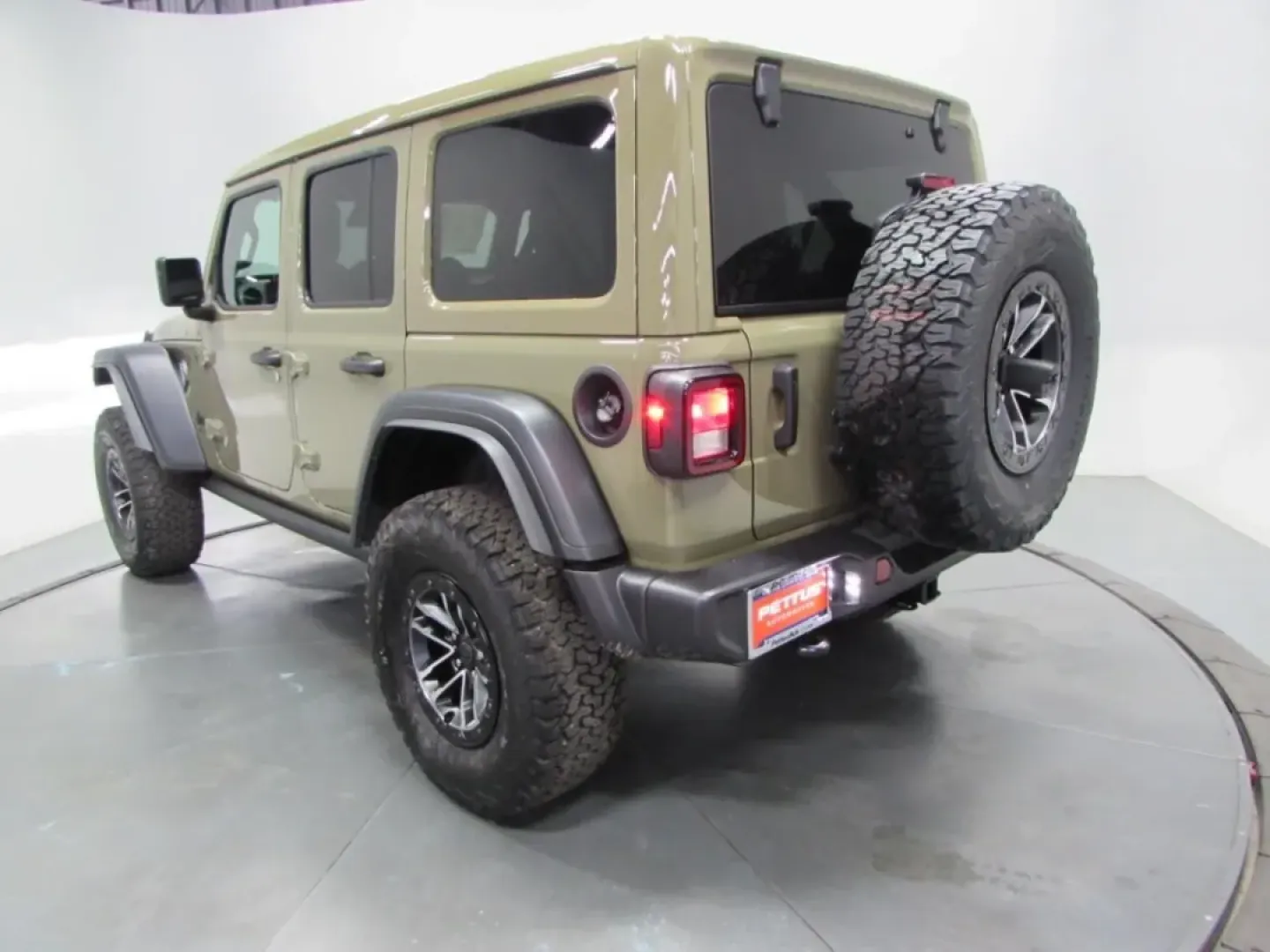 2026 /Black Jeep Wrangler Willys (1C4RJXDG4TW) with an Other engine, located at 12830 Highway 21, De Soto, MO, 63020, (636) 337-7777, 38.153099, -90.573624 - Are you ready to embrace adventure and conquer the great outdoors? The 2026 Jeep Wrangler Willys is the perfect companion for thrill-seekers and off-road enthusiasts alike. This rugged SUV is designed not just for navigating city streets but also for exploring the untamed wilderness. Whether you're - Photo#5