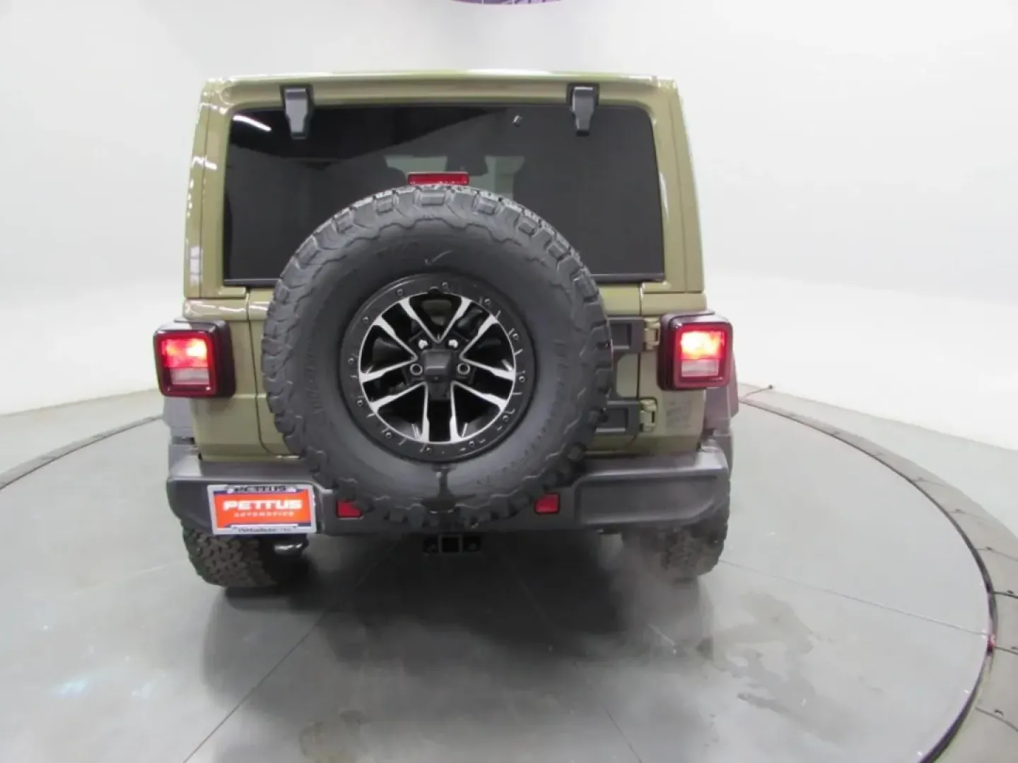 2026 /Black Jeep Wrangler Willys (1C4RJXDG4TW) with an Other engine, located at 12830 Highway 21, De Soto, MO, 63020, (636) 337-7777, 38.153099, -90.573624 - Are you ready to embrace adventure and conquer the great outdoors? The 2026 Jeep Wrangler Willys is the perfect companion for thrill-seekers and off-road enthusiasts alike. This rugged SUV is designed not just for navigating city streets but also for exploring the untamed wilderness. Whether you're - Photo#6