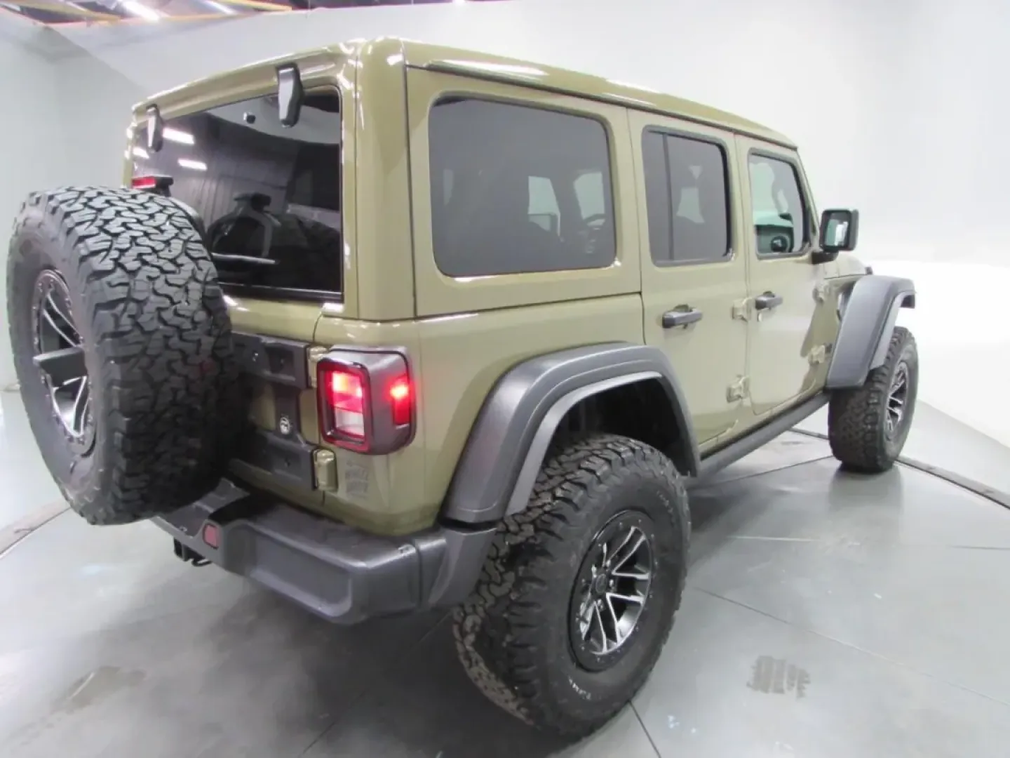 2026 /Black Jeep Wrangler Willys (1C4RJXDG4TW) with an Other engine, located at 12830 Highway 21, De Soto, MO, 63020, (636) 337-7777, 38.153099, -90.573624 - Are you ready to embrace adventure and conquer the great outdoors? The 2026 Jeep Wrangler Willys is the perfect companion for thrill-seekers and off-road enthusiasts alike. This rugged SUV is designed not just for navigating city streets but also for exploring the untamed wilderness. Whether you're - Photo#7