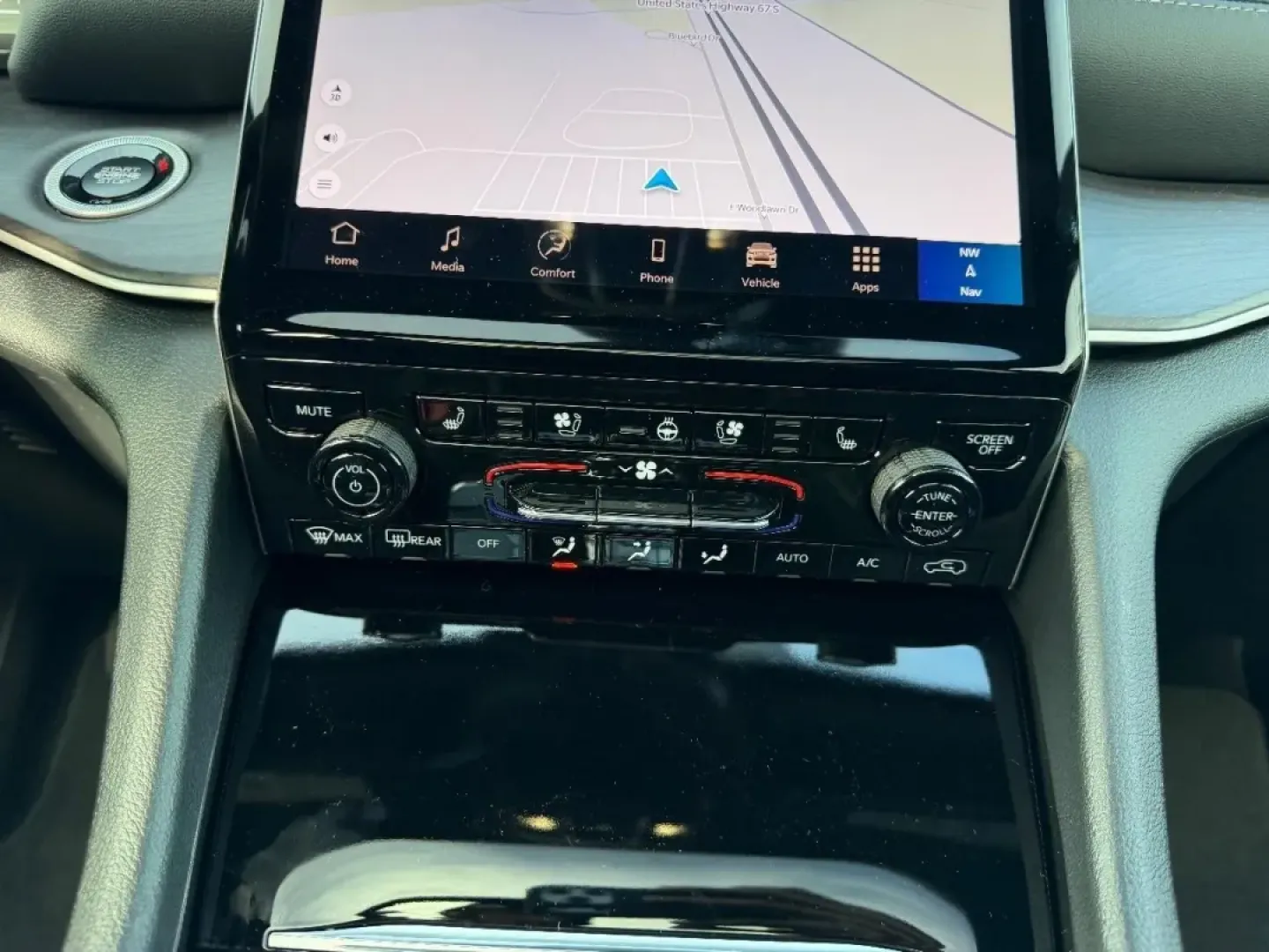 2025 /Global Black Leather Jeep Grand Cherokee Limited (1C4RJKBGXS8) with an 3.6L V6 24V VVT UPG I engine, located at 970 Woodlawn Dr., Farmington, MO, 63640, (573) 431-7800, 37.825642, -90.468674 - Are you ready to embark on your next big adventure? Whether you're planning a weekend getaway to the nearby Ozark National Scenic Riverways or simply need a reliable vehicle for your daily commute, the 2025 Jeep Grand Cherokee Limited stands ready to elevate your lifestyle. With its unparalleled com - Photo#18