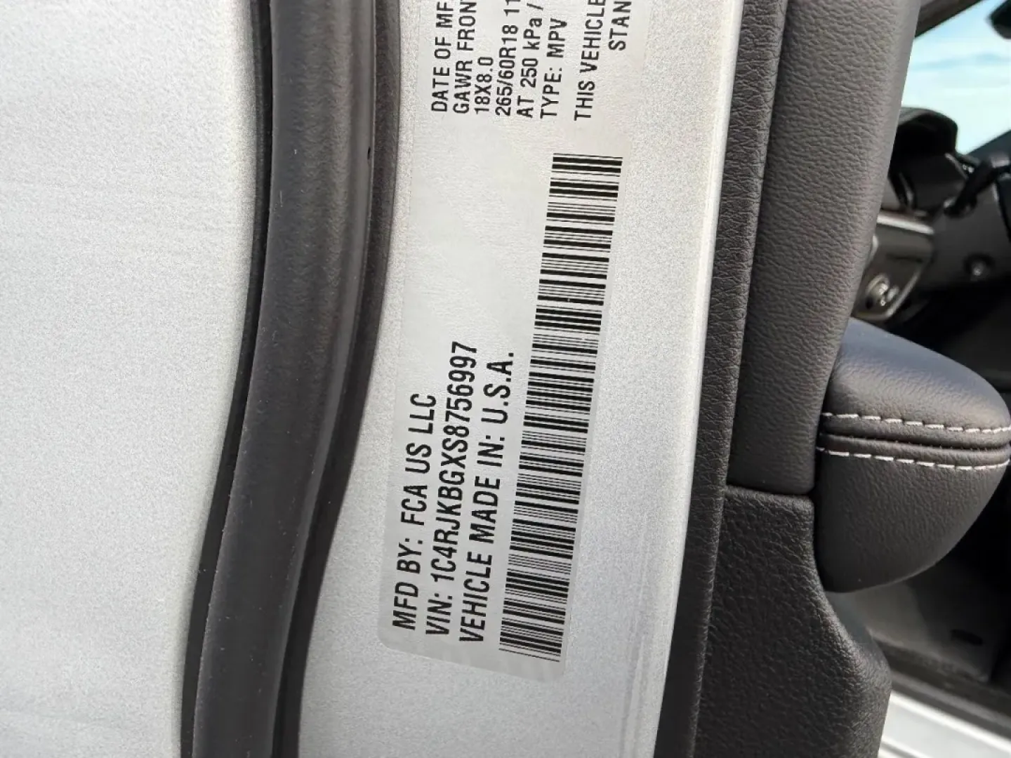 2025 /Global Black Leather Jeep Grand Cherokee Limited (1C4RJKBGXS8) with an 3.6L V6 24V VVT UPG I engine, 8A transmission, located at 970 Woodlawn Dr., Farmington, MO, 63640, (573) 431-7800, 37.825642, -90.468674 - Are you ready to embark on your next big adventure? Whether you're planning a weekend getaway to the nearby Ozark National Scenic Riverways or simply need a reliable vehicle for your daily commute, the 2025 Jeep Grand Cherokee Limited stands ready to elevate your lifestyle. With its unparalleled com - Photo#27