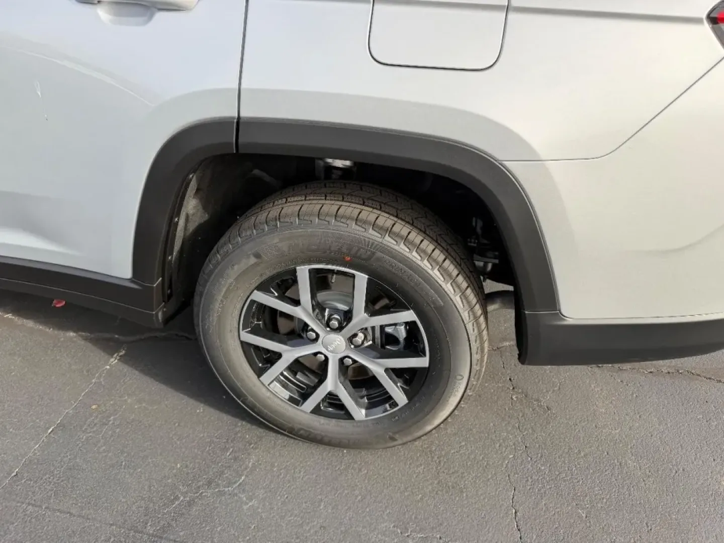 2025 /Global Black Leather Jeep Grand Cherokee Limited (1C4RJKBGXS8) with an 3.6L V6 24V VVT UPG I engine, located at 970 Woodlawn Dr., Farmington, MO, 63640, (573) 431-7800, 37.825642, -90.468674 - Are you ready to embark on your next big adventure? Whether you're planning a weekend getaway to the nearby Ozark National Scenic Riverways or simply need a reliable vehicle for your daily commute, the 2025 Jeep Grand Cherokee Limited stands ready to elevate your lifestyle. With its unparalleled com - Photo#6