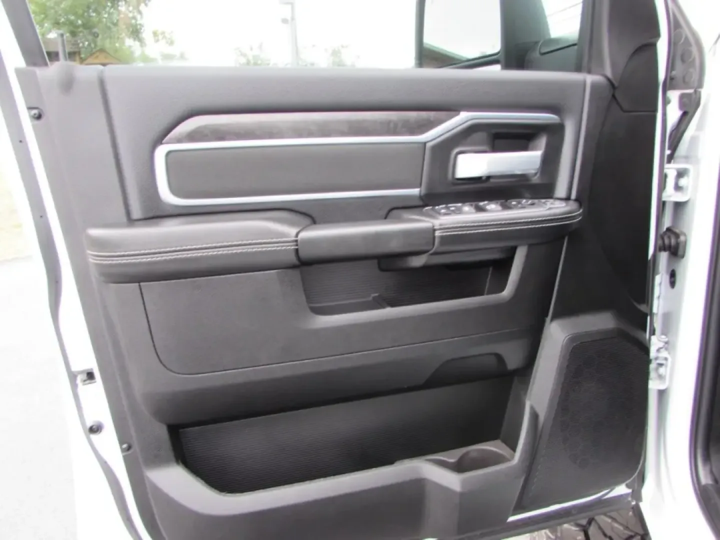 2024 /Black Ram 2500 Big Horn (3C6UR5DJ4RG) with an Other engine, located at 12830 Highway 21, De Soto, MO, 63020, (636) 337-7777, 38.153099, -90.573624 - **Unleash Your Adventurous Spirit with the 2024 Ram 2500 Big Horn at Pettus CDJR DeSoto!**<br /> <br /> Are you ready to elevate your outdoor adventures and daily commutes? The 2024 Ram 2500 Big Horn is the perfect truck for those who crave the blend of rugged capability and modern comfort. Whether - Photo#13