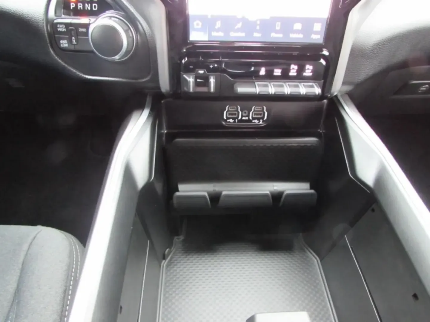 2024 /Black Ram 2500 Big Horn (3C6UR5DJ4RG) with an Other engine, located at 12830 Highway 21, De Soto, MO, 63020, (636) 337-7777, 38.153099, -90.573624 - **Unleash Your Adventurous Spirit with the 2024 Ram 2500 Big Horn at Pettus CDJR DeSoto!**<br /> <br /> Are you ready to elevate your outdoor adventures and daily commutes? The 2024 Ram 2500 Big Horn is the perfect truck for those who crave the blend of rugged capability and modern comfort. Whether - Photo#23