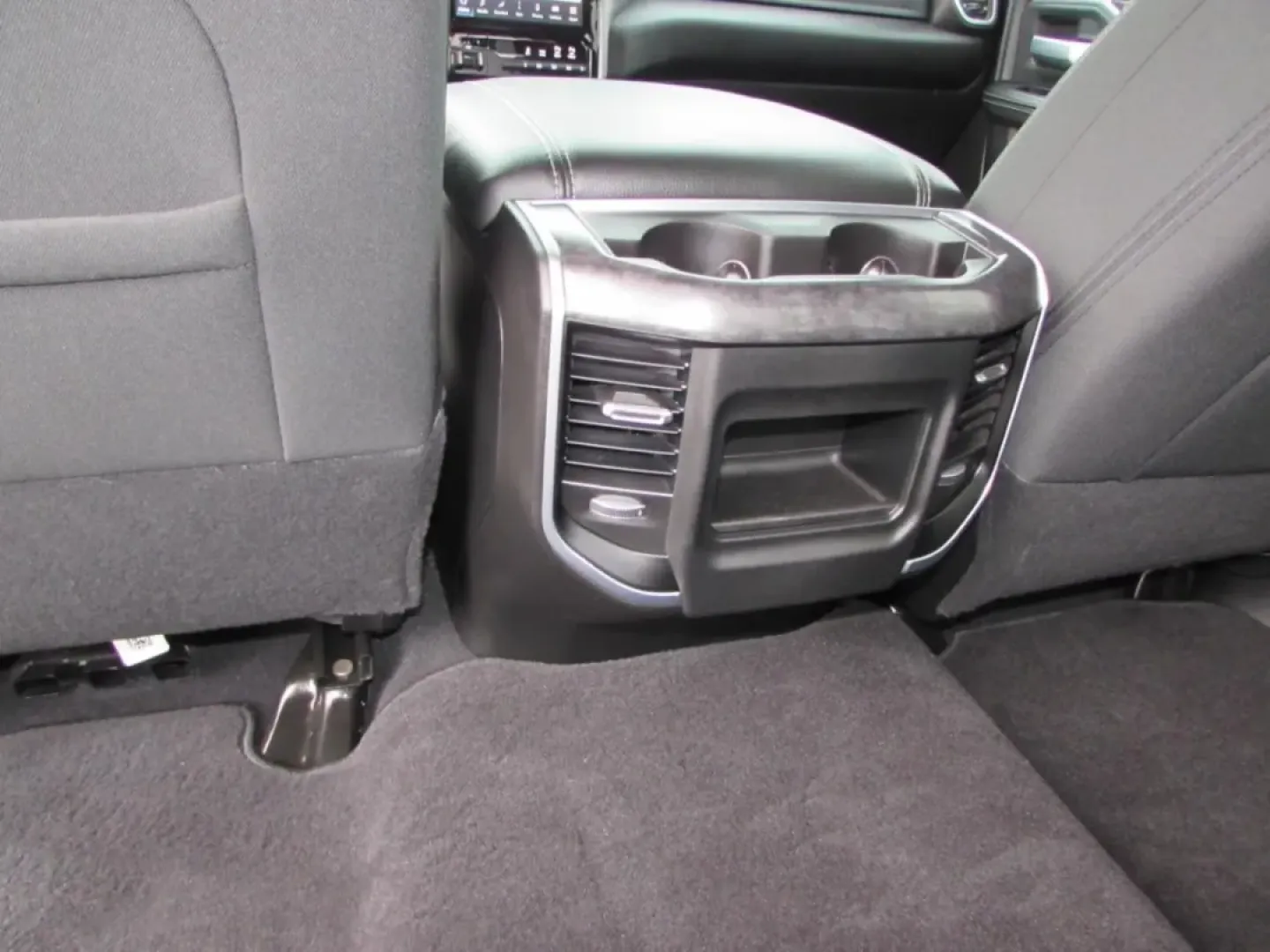 2024 /Black Ram 2500 Big Horn (3C6UR5DJ4RG) with an Other engine, located at 12830 Highway 21, De Soto, MO, 63020, (636) 337-7777, 38.153099, -90.573624 - **Unleash Your Adventurous Spirit with the 2024 Ram 2500 Big Horn at Pettus CDJR DeSoto!**<br /> <br /> Are you ready to elevate your outdoor adventures and daily commutes? The 2024 Ram 2500 Big Horn is the perfect truck for those who crave the blend of rugged capability and modern comfort. Whether - Photo#29