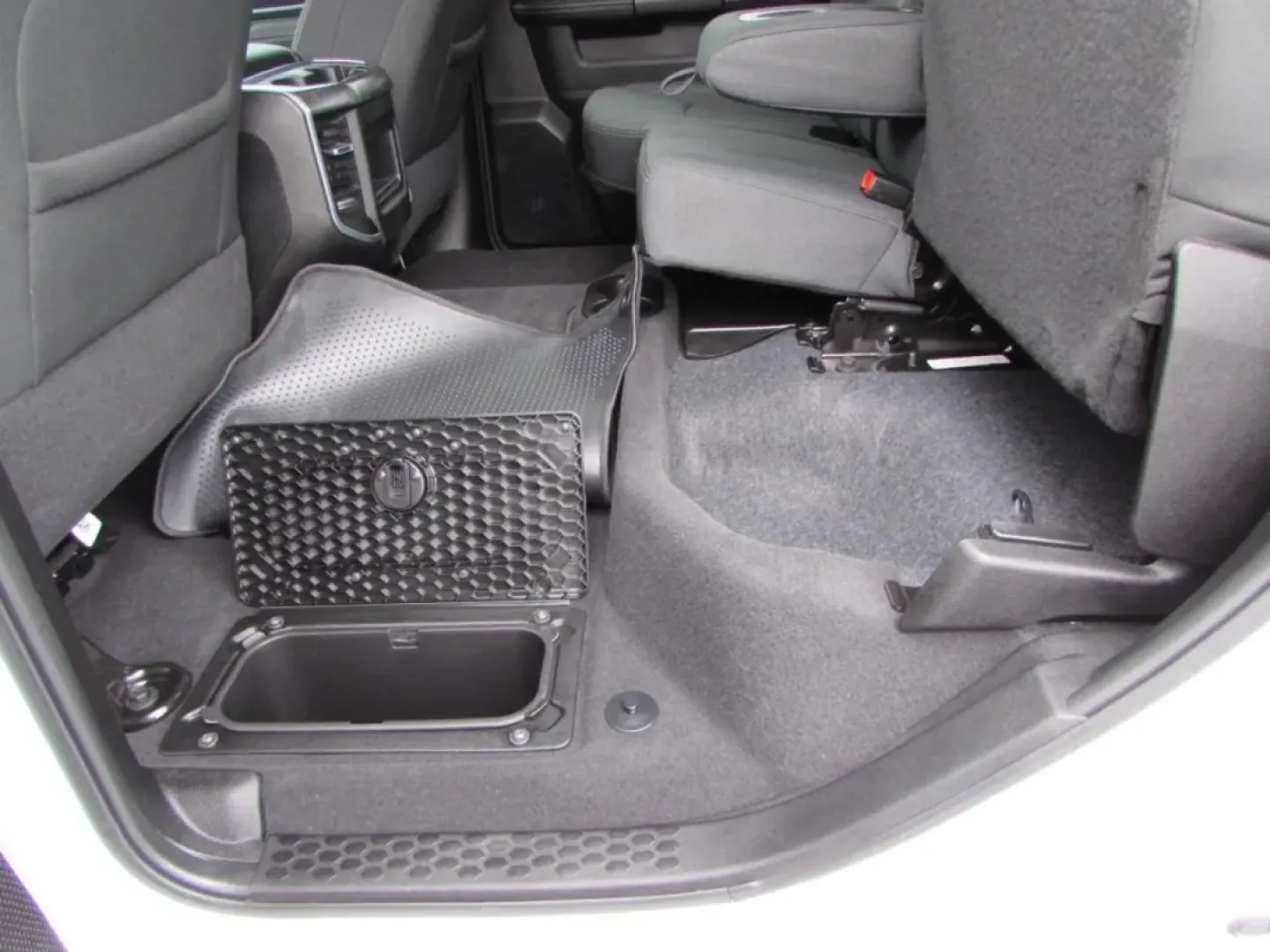 2024 /Black Ram 2500 Big Horn (3C6UR5DJ4RG) with an Other engine, located at 12830 Highway 21, De Soto, MO, 63020, (636) 337-7777, 38.153099, -90.573624 - **Unleash Your Adventurous Spirit with the 2024 Ram 2500 Big Horn at Pettus CDJR DeSoto!**<br /> <br /> Are you ready to elevate your outdoor adventures and daily commutes? The 2024 Ram 2500 Big Horn is the perfect truck for those who crave the blend of rugged capability and modern comfort. Whether - Photo#30