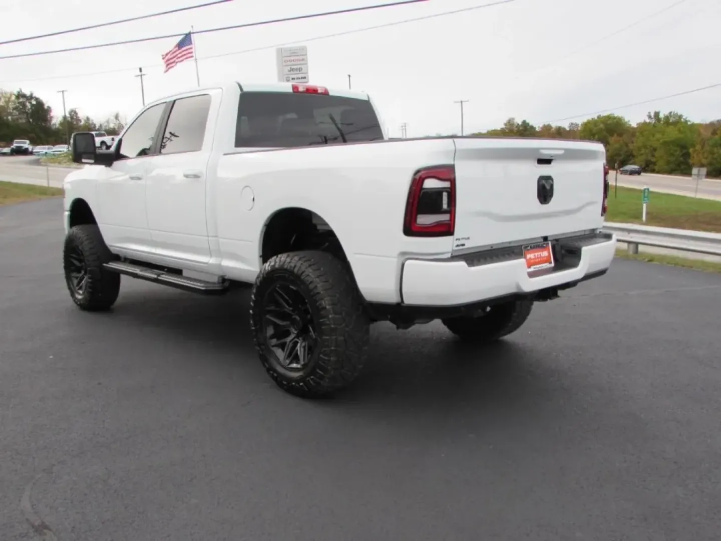 2024 /Black Ram 2500 Big Horn (3C6UR5DJ4RG) with an Other engine, located at 12830 Highway 21, De Soto, MO, 63020, (636) 337-7777, 38.153099, -90.573624 - **Unleash Your Adventurous Spirit with the 2024 Ram 2500 Big Horn at Pettus CDJR DeSoto!**<br /> <br /> Are you ready to elevate your outdoor adventures and daily commutes? The 2024 Ram 2500 Big Horn is the perfect truck for those who crave the blend of rugged capability and modern comfort. Whether - Photo#4