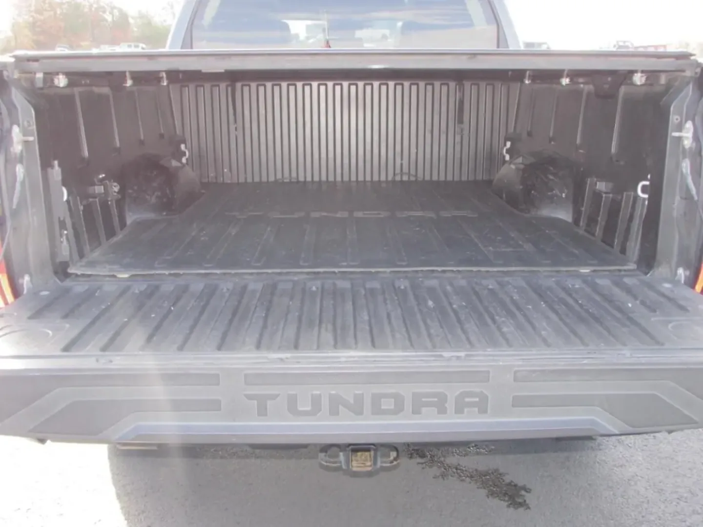 2022 /Black Toyota Tundra Limited (5TFJA5DB3NX) with an Other engine, Automatic transmission, located at 12830 Highway 21, De Soto, MO, 63020, (636) 337-7777, 38.153099, -90.573624 - Discover the perfect blend of rugged capability and refined comfort with the 2022 Toyota Tundra Limited CrewMax 4WD, now available at First Auto Credit Missouri in Cape Girardeau, MO. This versatile pickup is designed for those who crave adventure but also seek the premium features that make every j - Photo#12