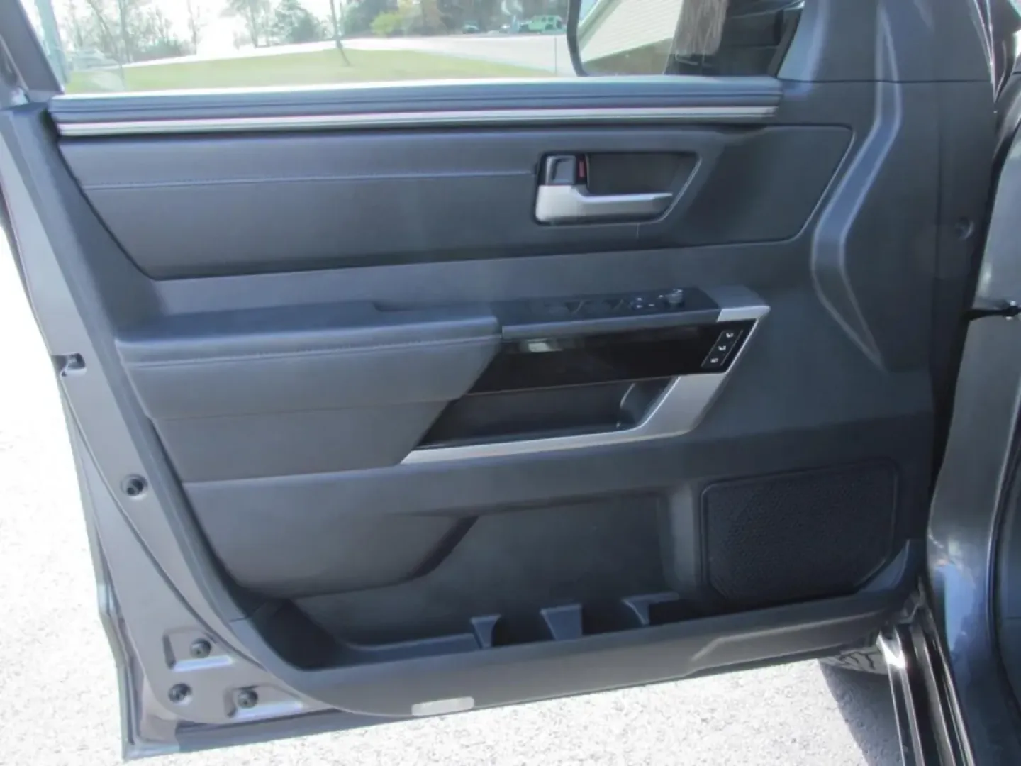 2022 /Black Toyota Tundra Limited (5TFJA5DB3NX) with an Other engine, Automatic transmission, located at 12830 Highway 21, De Soto, MO, 63020, (636) 337-7777, 38.153099, -90.573624 - Discover the perfect blend of rugged capability and refined comfort with the 2022 Toyota Tundra Limited CrewMax 4WD, now available at First Auto Credit Missouri in Cape Girardeau, MO. This versatile pickup is designed for those who crave adventure but also seek the premium features that make every j - Photo#13