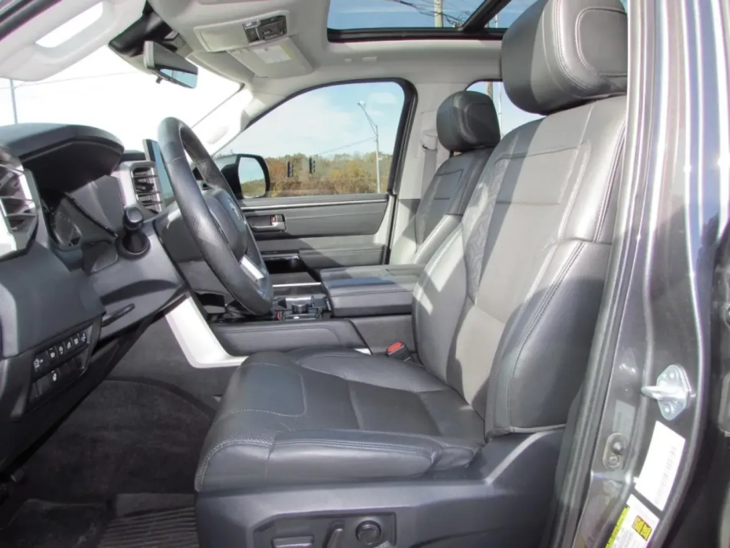 2022 /Black Toyota Tundra Limited (5TFJA5DB3NX) with an Other engine, Automatic transmission, located at 12830 Highway 21, De Soto, MO, 63020, (636) 337-7777, 38.153099, -90.573624 - Discover the perfect blend of rugged capability and refined comfort with the 2022 Toyota Tundra Limited CrewMax 4WD, now available at First Auto Credit Missouri in Cape Girardeau, MO. This versatile pickup is designed for those who crave adventure but also seek the premium features that make every j - Photo#14