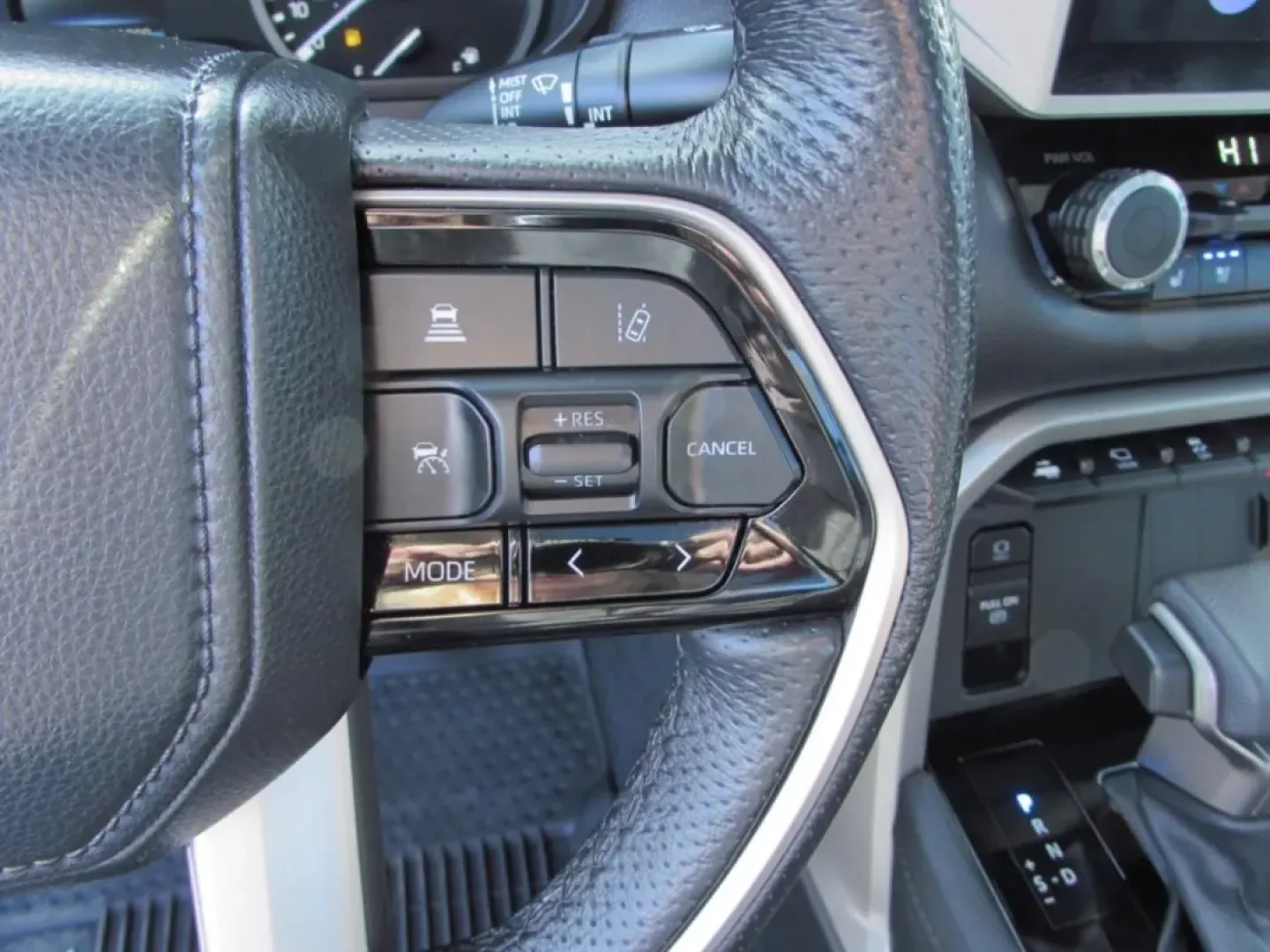 2022 /Black Toyota Tundra Limited (5TFJA5DB3NX) with an Other engine, Automatic transmission, located at 12830 Highway 21, De Soto, MO, 63020, (636) 337-7777, 38.153099, -90.573624 - Discover the perfect blend of rugged capability and refined comfort with the 2022 Toyota Tundra Limited CrewMax 4WD, now available at First Auto Credit Missouri in Cape Girardeau, MO. This versatile pickup is designed for those who crave adventure but also seek the premium features that make every j - Photo#18