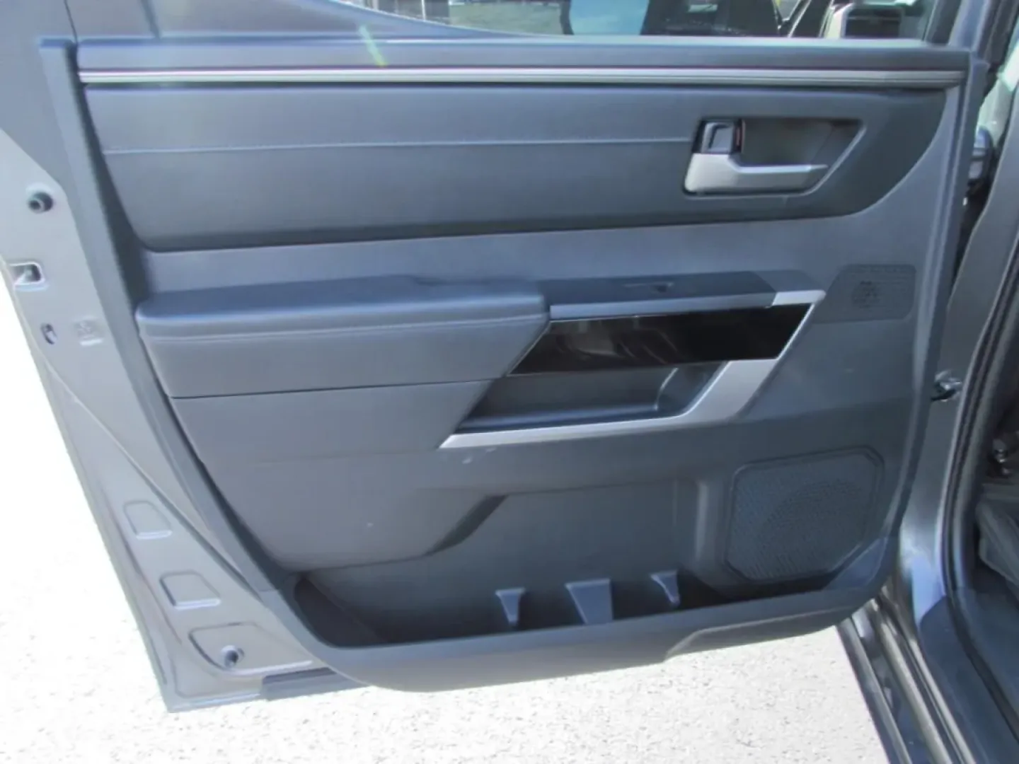 2022 /Black Toyota Tundra Limited (5TFJA5DB3NX) with an Other engine, Automatic transmission, located at 12830 Highway 21, De Soto, MO, 63020, (636) 337-7777, 38.153099, -90.573624 - Discover the perfect blend of rugged capability and refined comfort with the 2022 Toyota Tundra Limited CrewMax 4WD, now available at First Auto Credit Missouri in Cape Girardeau, MO. This versatile pickup is designed for those who crave adventure but also seek the premium features that make every j - Photo#26