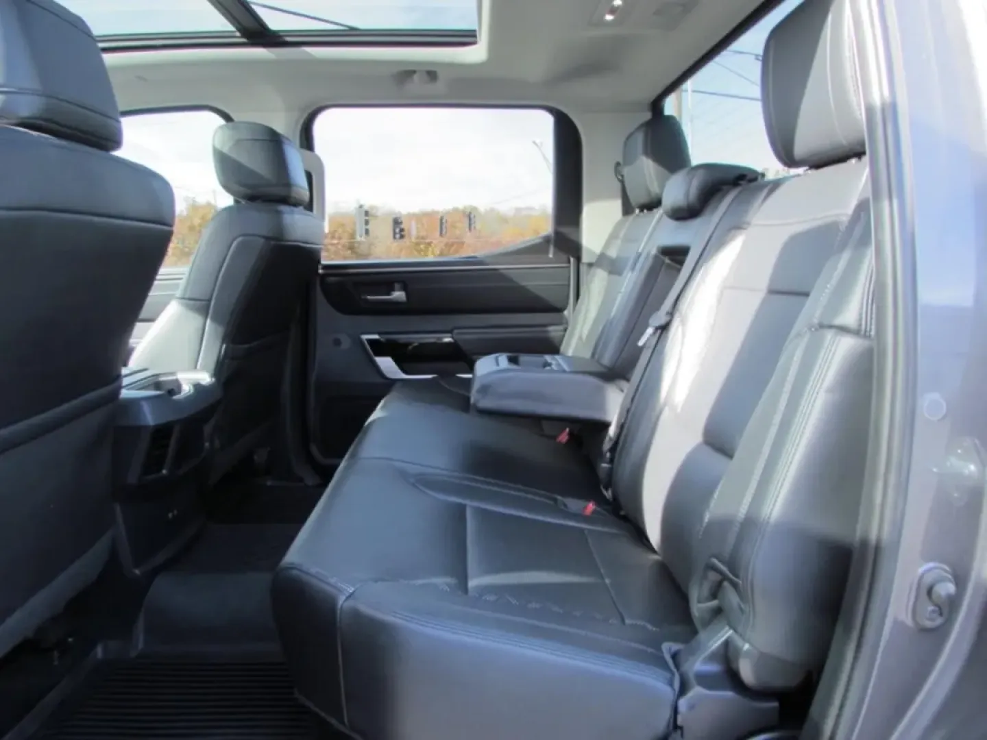 2022 /Black Toyota Tundra Limited (5TFJA5DB3NX) with an Other engine, Automatic transmission, located at 12830 Highway 21, De Soto, MO, 63020, (636) 337-7777, 38.153099, -90.573624 - Discover the perfect blend of rugged capability and refined comfort with the 2022 Toyota Tundra Limited CrewMax 4WD, now available at First Auto Credit Missouri in Cape Girardeau, MO. This versatile pickup is designed for those who crave adventure but also seek the premium features that make every j - Photo#27