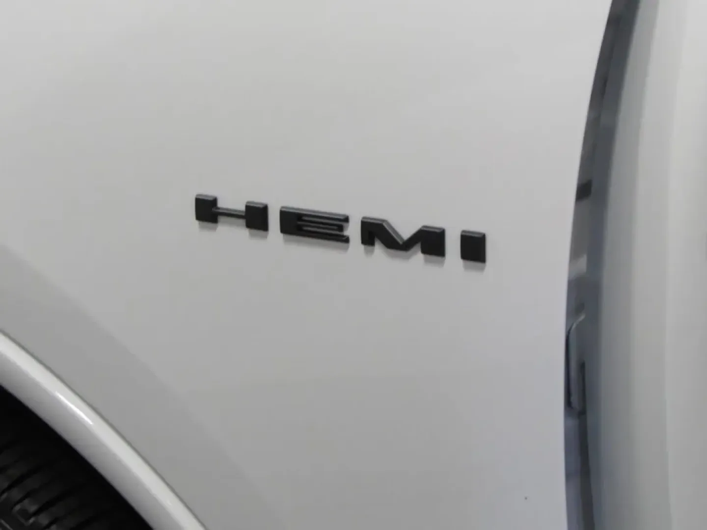 2026 /Black Dodge Durango GT Plus HEMI V8 (1C4SDJCT5TC) with an Other engine, Automatic transmission, located at 12830 Highway 21, De Soto, MO, 63020, (636) 337-7777, 38.153099, -90.573624 - Discover the ultimate blend of power and versatility with the 2026 Dodge Durango, perfect for families and adventurers alike! Whether you're planning a weekend getaway, tackling the daily commute, or just need a reliable vehicle for your growing family, the Durango stands out as one of the best used - Photo#9