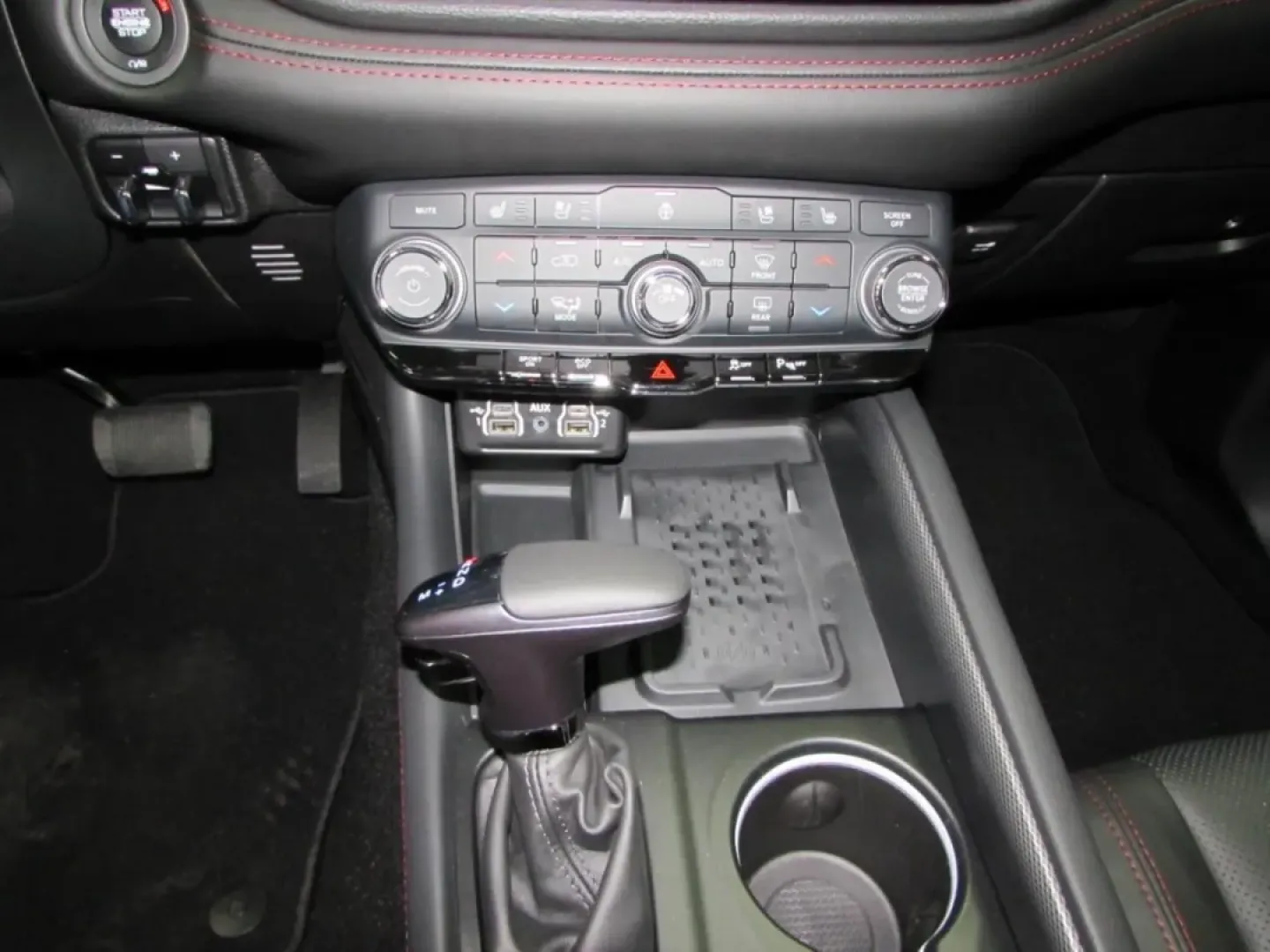 2026 /Black Dodge Durango GT Plus HEMI V8 (1C4SDJCT5TC) with an Other engine, Automatic transmission, located at 12830 Highway 21, De Soto, MO, 63020, (636) 337-7777, 38.153099, -90.573624 - Discover the ultimate blend of power and versatility with the 2026 Dodge Durango, perfect for families and adventurers alike! Whether you're planning a weekend getaway, tackling the daily commute, or just need a reliable vehicle for your growing family, the Durango stands out as one of the best used - Photo#20