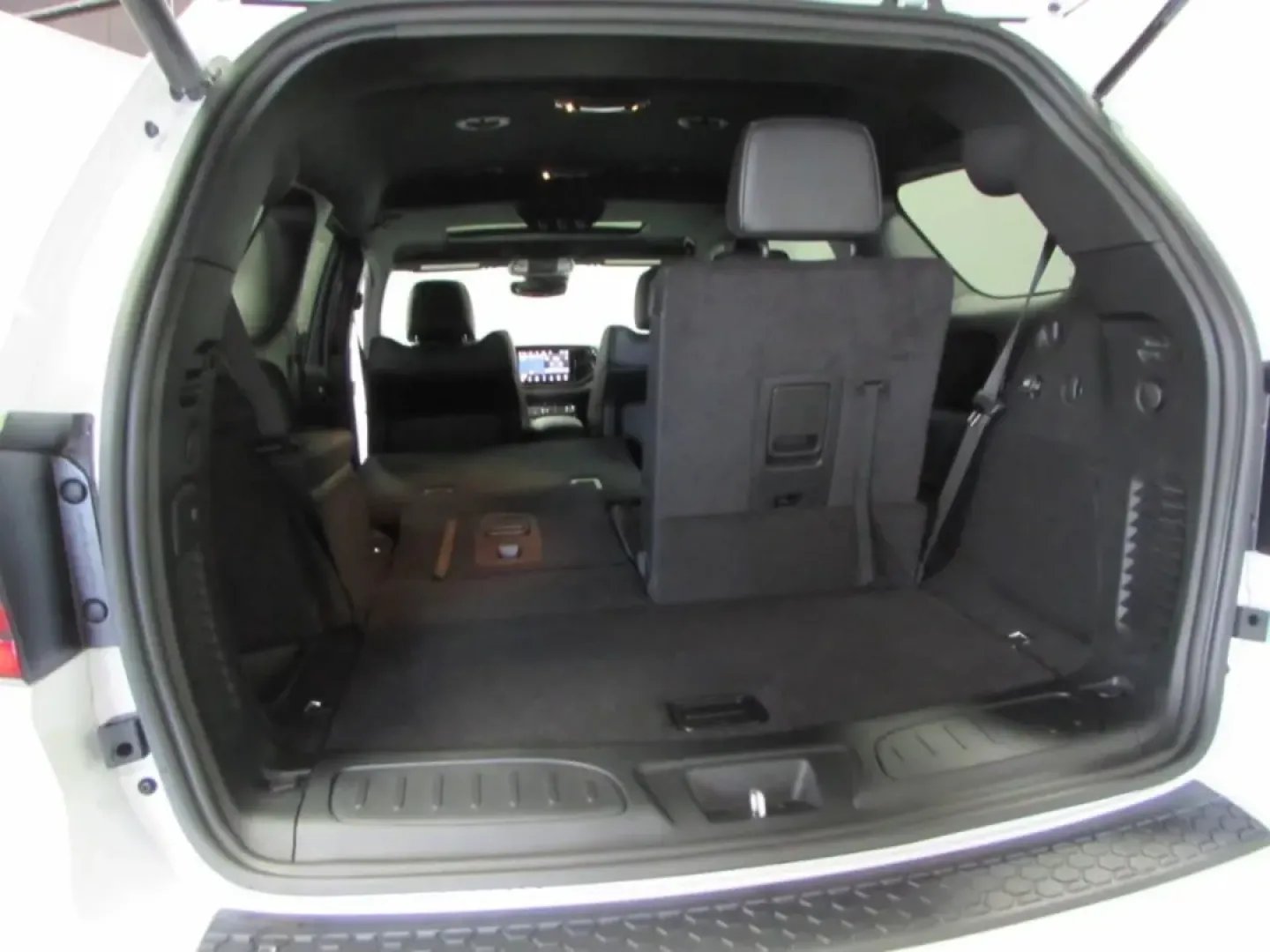 2026 /Black Dodge Durango GT Plus HEMI V8 (1C4SDJCT5TC) with an Other engine, Automatic transmission, located at 12830 Highway 21, De Soto, MO, 63020, (636) 337-7777, 38.153099, -90.573624 - Discover the ultimate blend of power and versatility with the 2026 Dodge Durango, perfect for families and adventurers alike! Whether you're planning a weekend getaway, tackling the daily commute, or just need a reliable vehicle for your growing family, the Durango stands out as one of the best used - Photo#30