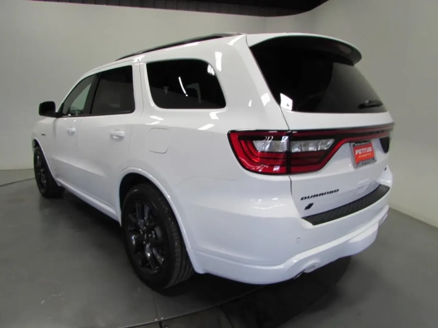 2026 /Black Dodge Durango GT Plus HEMI V8 (1C4SDJCT5TC) with an Other engine, Automatic transmission, located at 12830 Highway 21, De Soto, MO, 63020, (636) 337-7777, 38.153099, -90.573624 - Discover the ultimate blend of power and versatility with the 2026 Dodge Durango, perfect for families and adventurers alike! Whether you're planning a weekend getaway, tackling the daily commute, or just need a reliable vehicle for your growing family, the Durango stands out as one of the best used - Photo#5