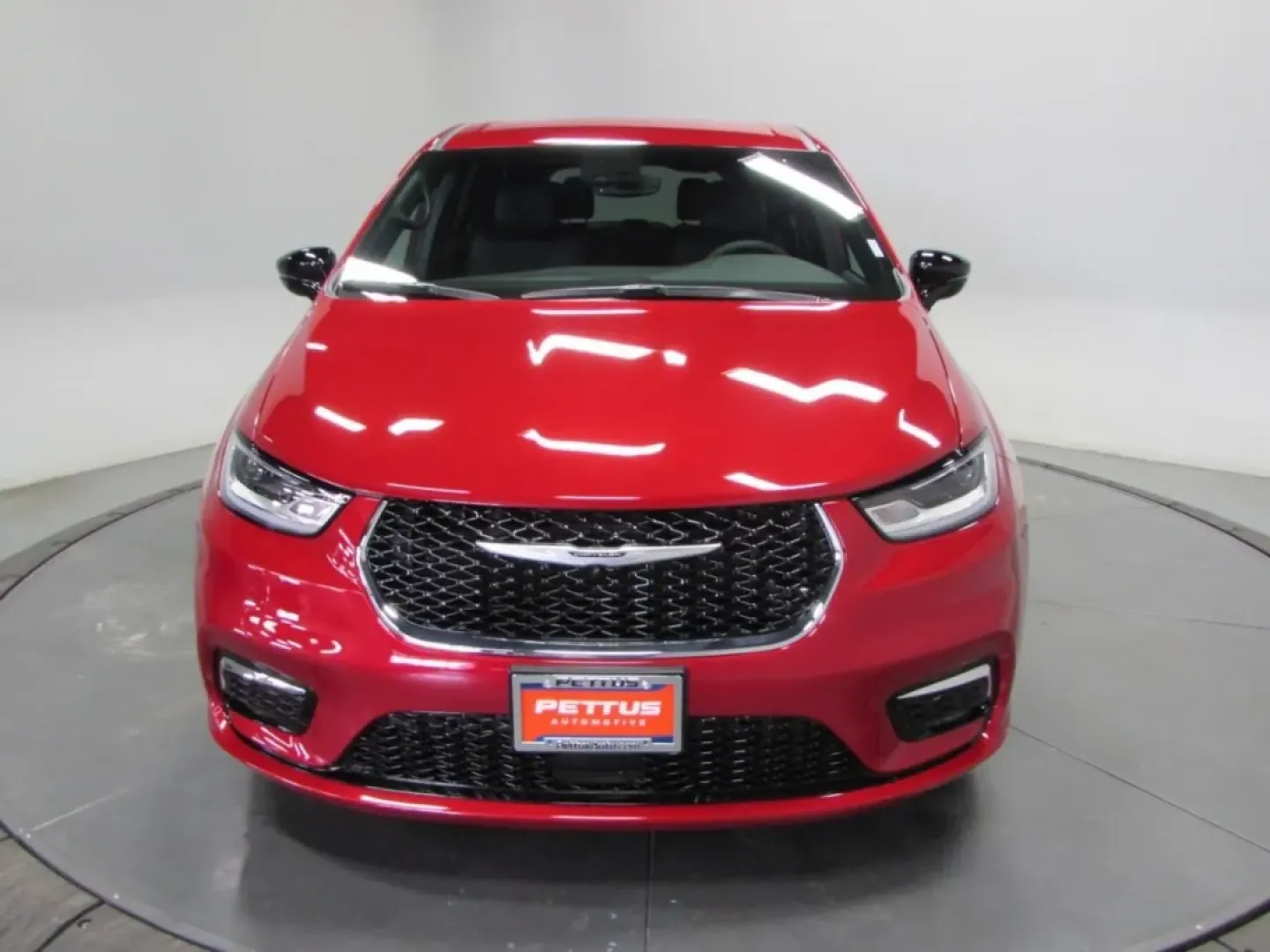 2026 /Black Chrysler Pacifica Select (2C4RC1BG7TR) with an Other engine, Automatic transmission, located at 12830 Highway 21, De Soto, MO, 63020, (636) 337-7777, 38.153099, -90.573624 - **Explore Family Adventures with the 2026 Chrysler Pacifica at Pettus CDJR DeSoto!**<br /> <br /> If you're a growing family or someone who values versatility and comfort, look no further than the stunning 2026 Chrysler Pacifica, available now at Pettus CDJR DeSoto! This stylish and spacious minivan - Photo#1