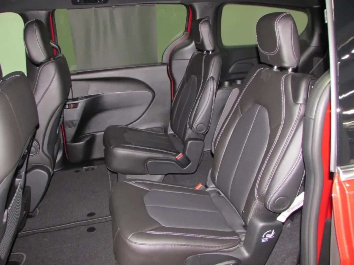 2026 /Black Chrysler Pacifica Select (2C4RC1BG7TR) with an Other engine, Automatic transmission, located at 12830 Highway 21, De Soto, MO, 63020, (636) 337-7777, 38.153099, -90.573624 - **Explore Family Adventures with the 2026 Chrysler Pacifica at Pettus CDJR DeSoto!**<br /> <br /> If you're a growing family or someone who values versatility and comfort, look no further than the stunning 2026 Chrysler Pacifica, available now at Pettus CDJR DeSoto! This stylish and spacious minivan - Photo#23