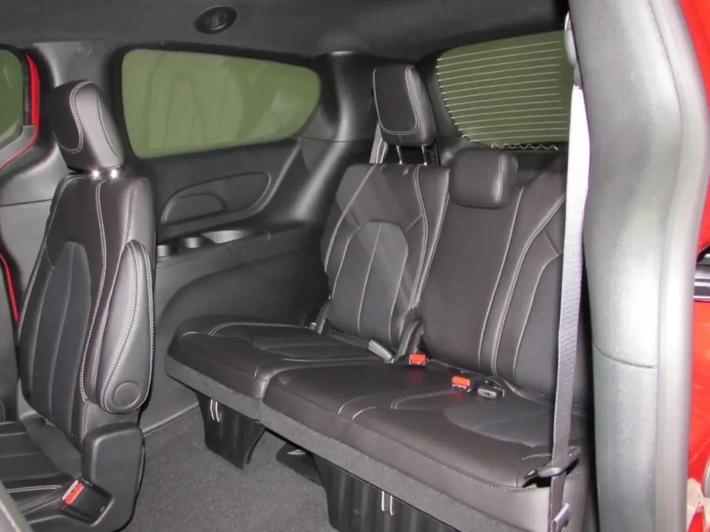 2026 /Black Chrysler Pacifica Select (2C4RC1BG7TR) with an Other engine, Automatic transmission, located at 12830 Highway 21, De Soto, MO, 63020, (636) 337-7777, 38.153099, -90.573624 - **Explore Family Adventures with the 2026 Chrysler Pacifica at Pettus CDJR DeSoto!**<br /> <br /> If you're a growing family or someone who values versatility and comfort, look no further than the stunning 2026 Chrysler Pacifica, available now at Pettus CDJR DeSoto! This stylish and spacious minivan - Photo#26