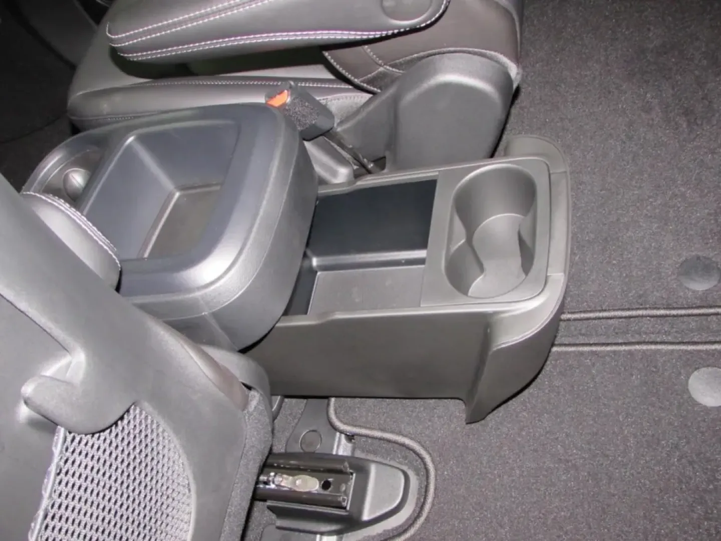 2026 /Black Chrysler Pacifica Select (2C4RC1BG7TR) with an Other engine, Automatic transmission, located at 12830 Highway 21, De Soto, MO, 63020, (636) 337-7777, 38.153099, -90.573624 - **Explore Family Adventures with the 2026 Chrysler Pacifica at Pettus CDJR DeSoto!**<br /> <br /> If you're a growing family or someone who values versatility and comfort, look no further than the stunning 2026 Chrysler Pacifica, available now at Pettus CDJR DeSoto! This stylish and spacious minivan - Photo#27